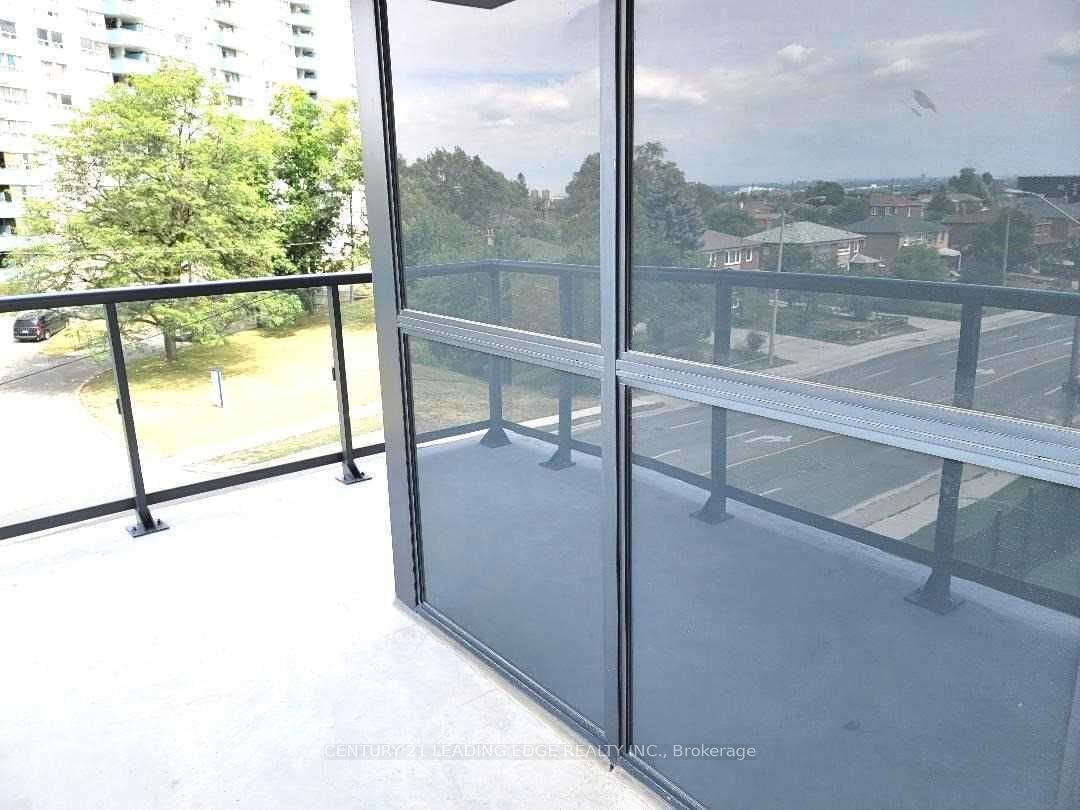 1461 Lawrence Avenue W 302, Toronto, ON M6L 1A9 photo 5