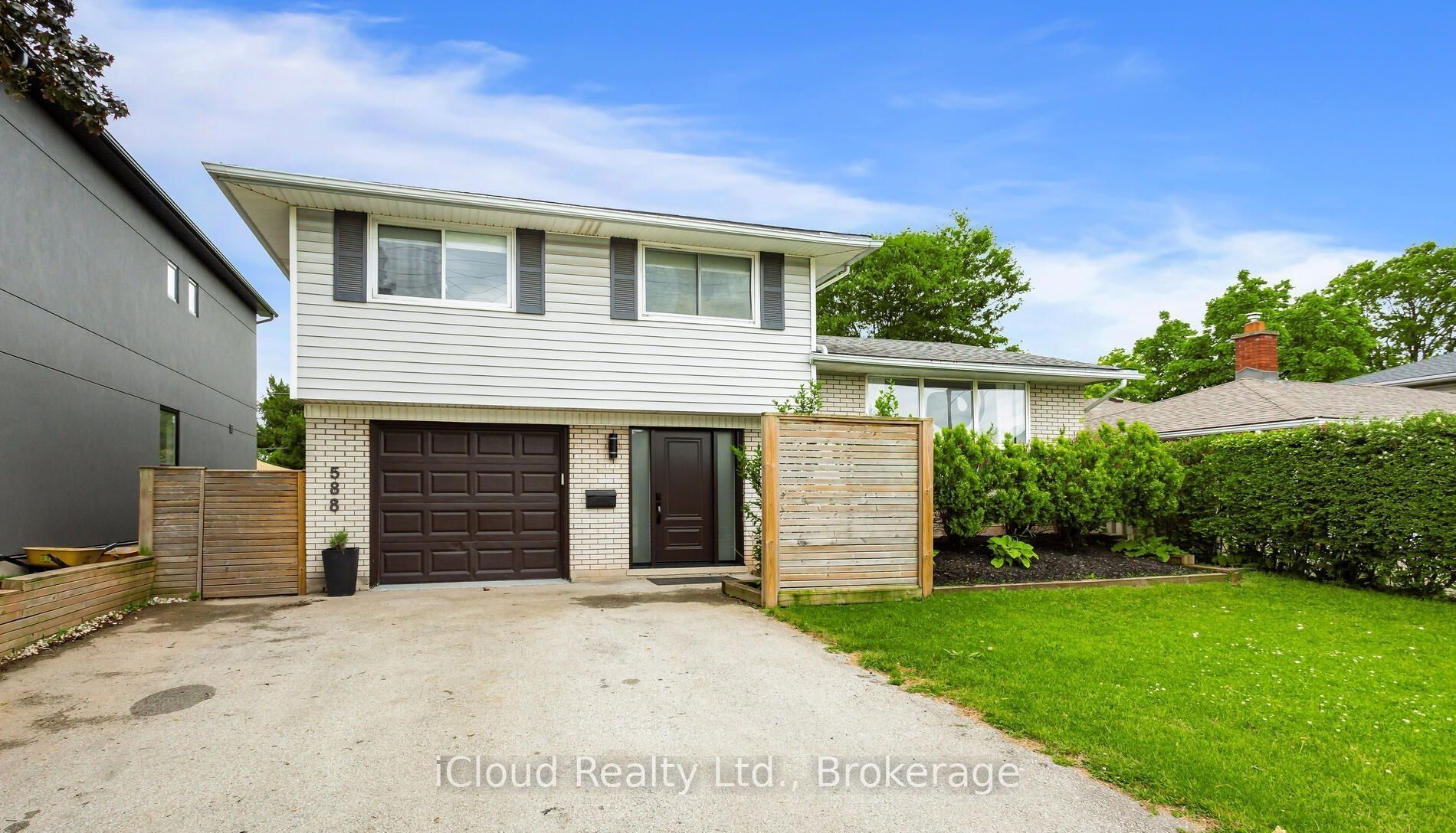 588 Walkers Line, Burlington, ON L7N 2E5 photo 2