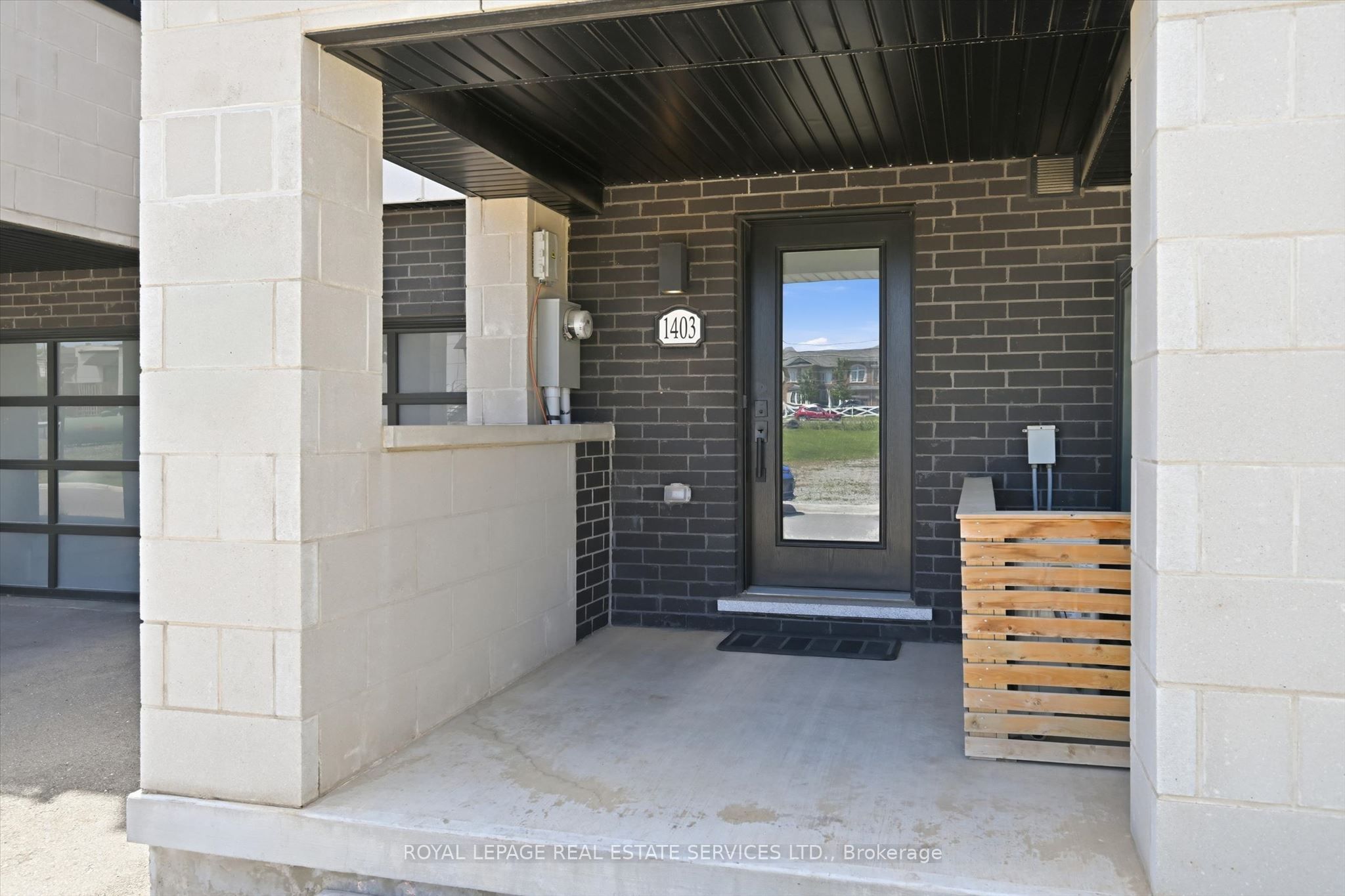 1403 Clarriage Court, Milton, ON L9E 1L6 photo 5