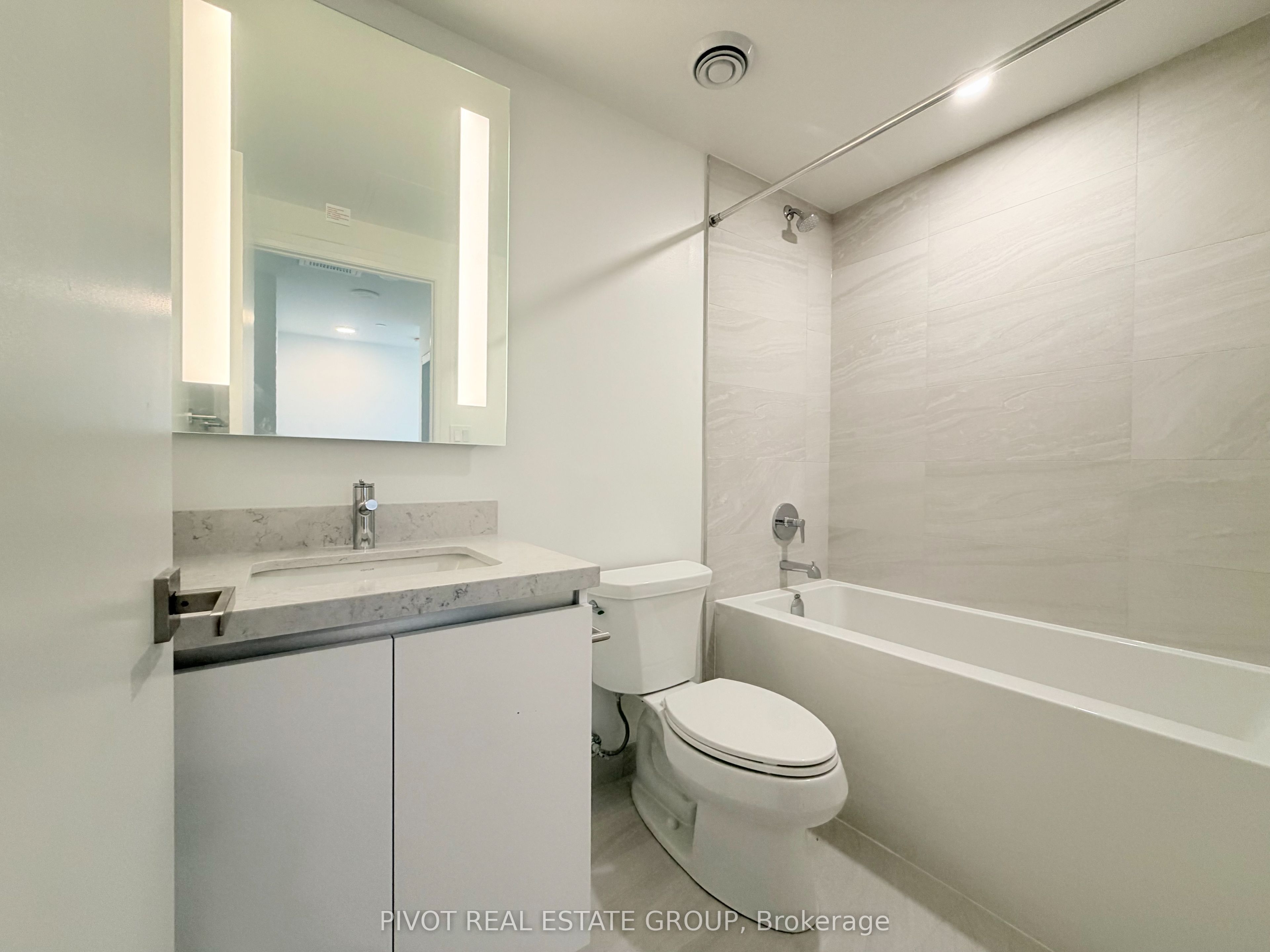 2 Erskine Road 3304, Mississauga, ON L5B 0S1 photo 3