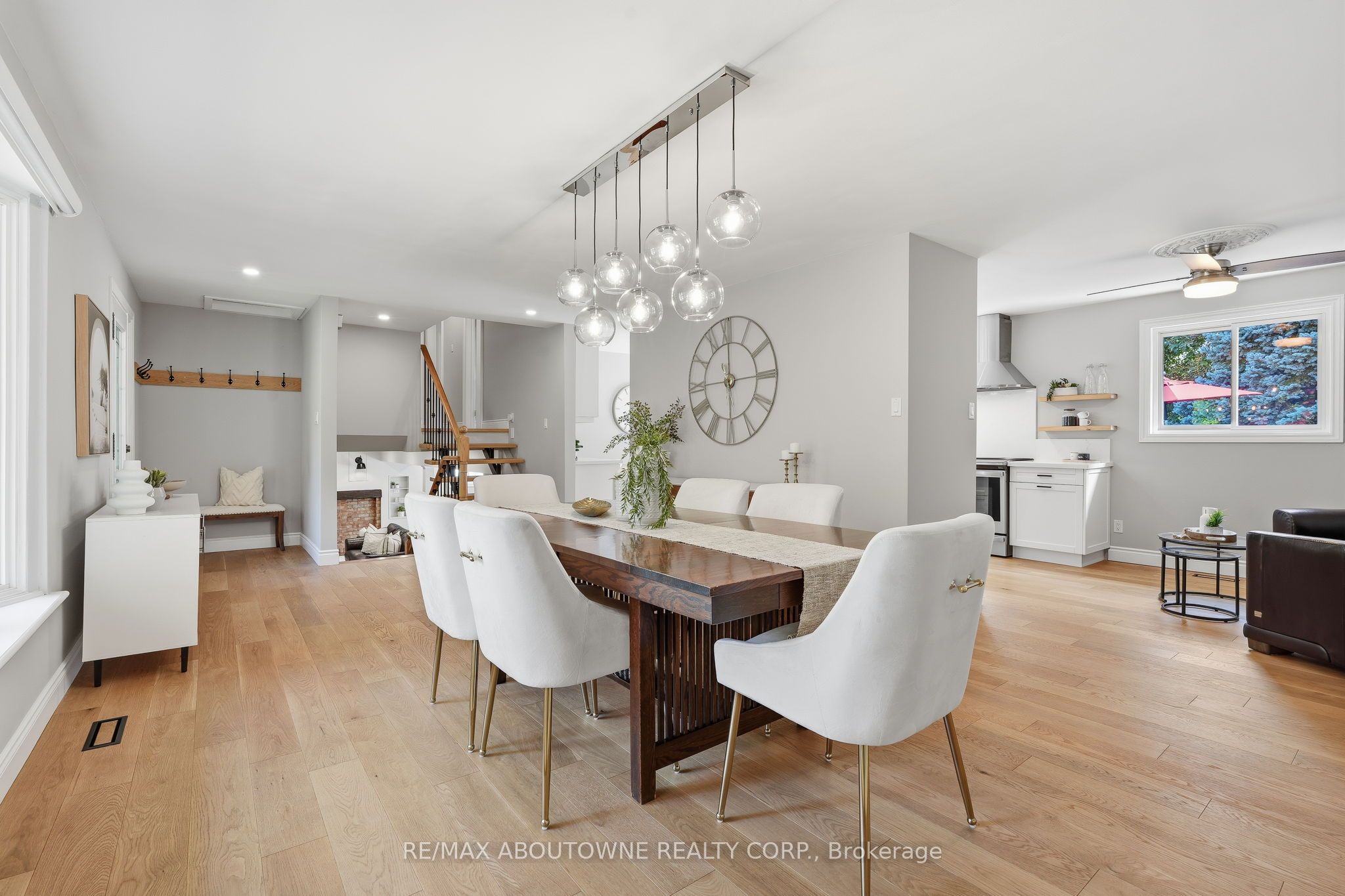 1281 Lakeview Drive, Oakville, ON L6H 2N1 photo 4