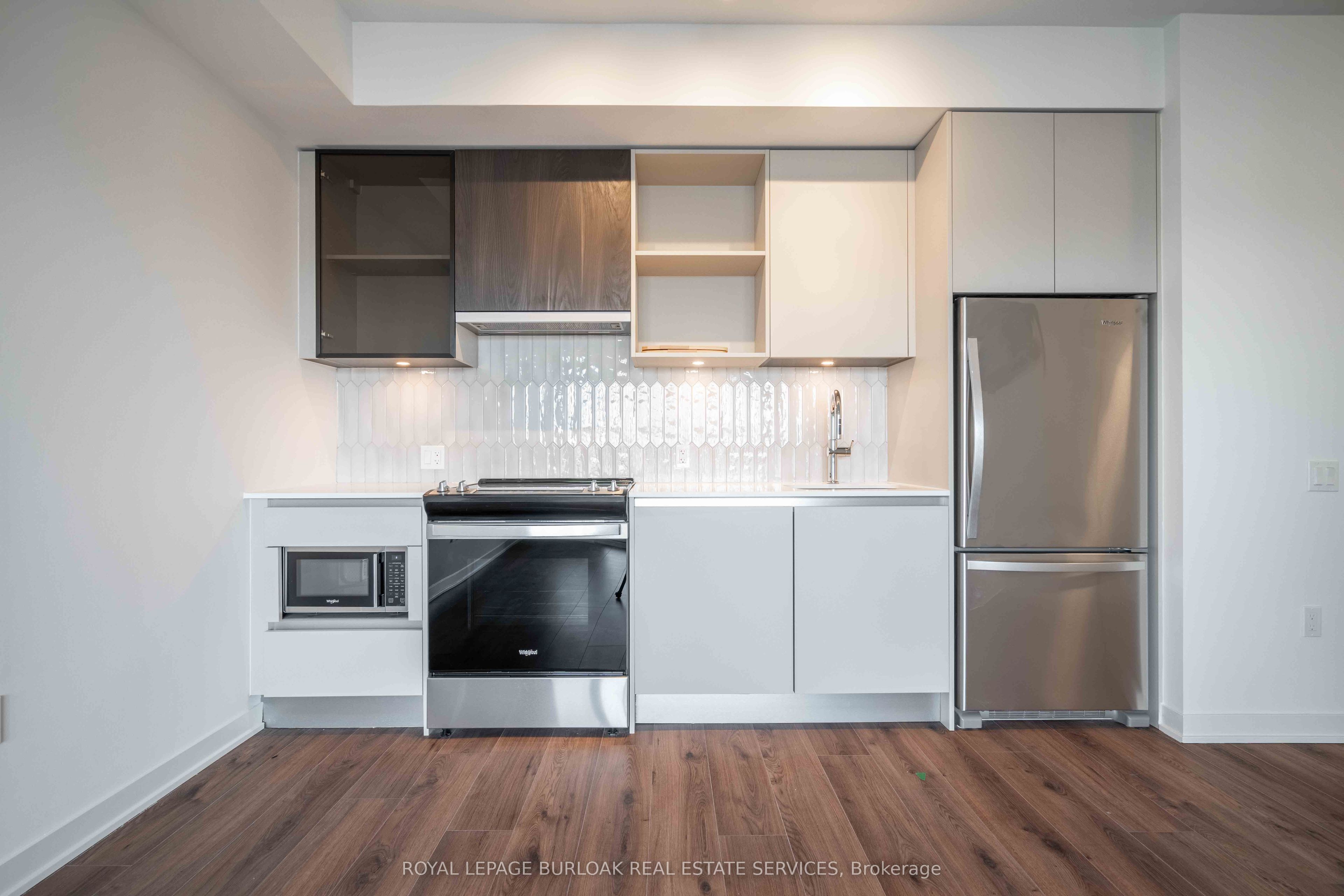 395 Dundas Street 437, Oakville, ON L6M 5R8