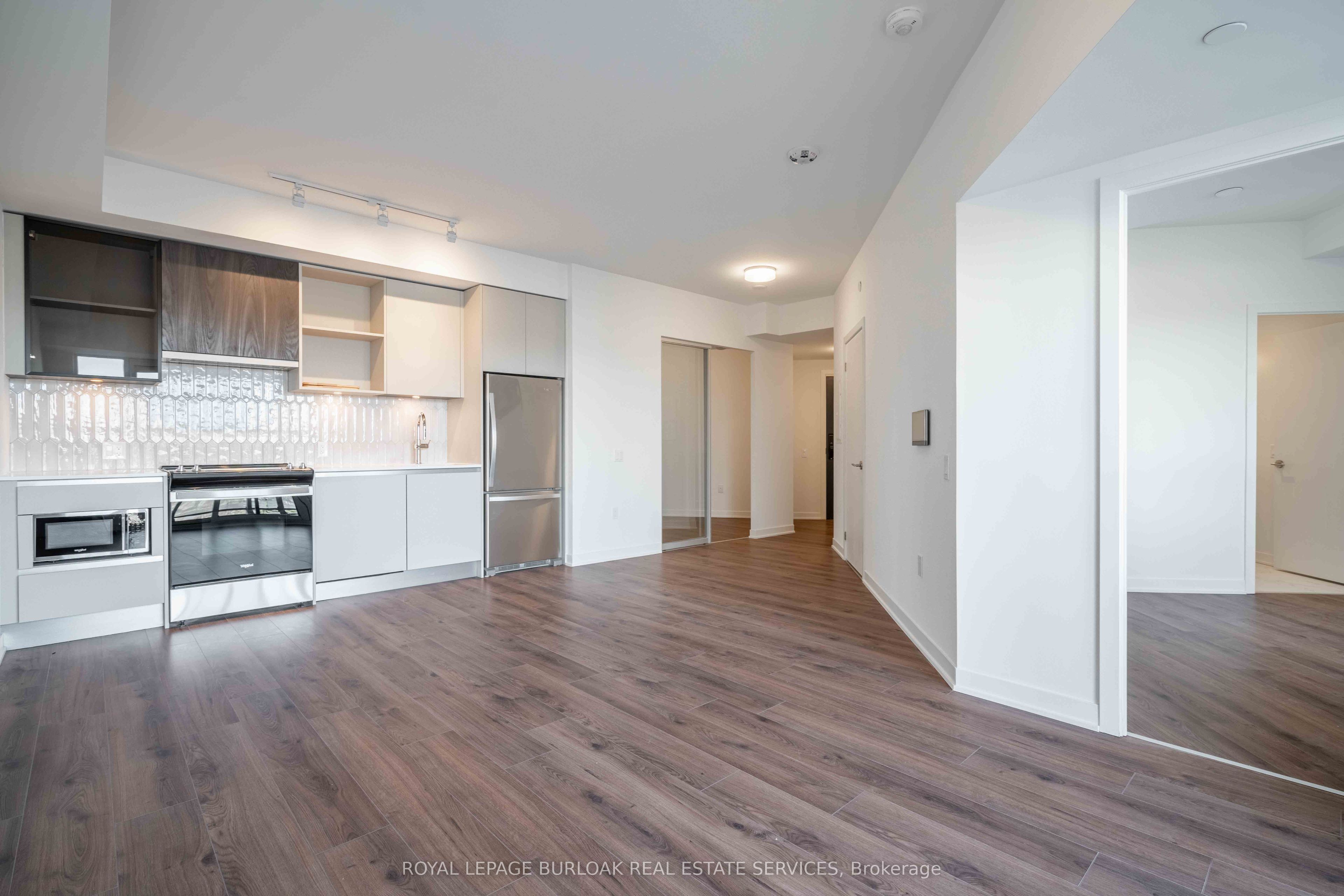 395 Dundas Street 437, Oakville, ON L6M 5R8 photo 5