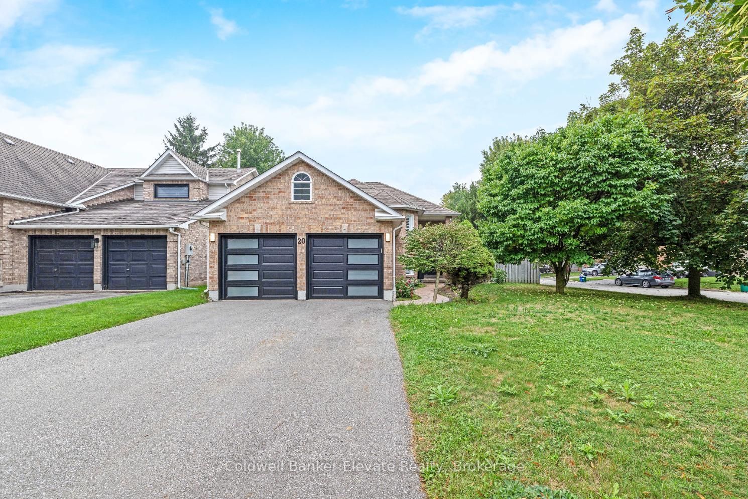 20 Ruddell Crescent, Halton Hills, ON L7G 5N4 photo 2