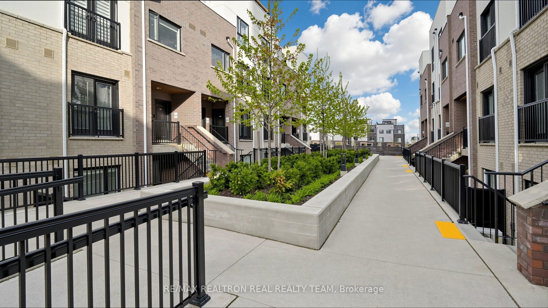 349 Wheat Boom Drive 333, Oakville, ON L6H 7X5 photo 4
