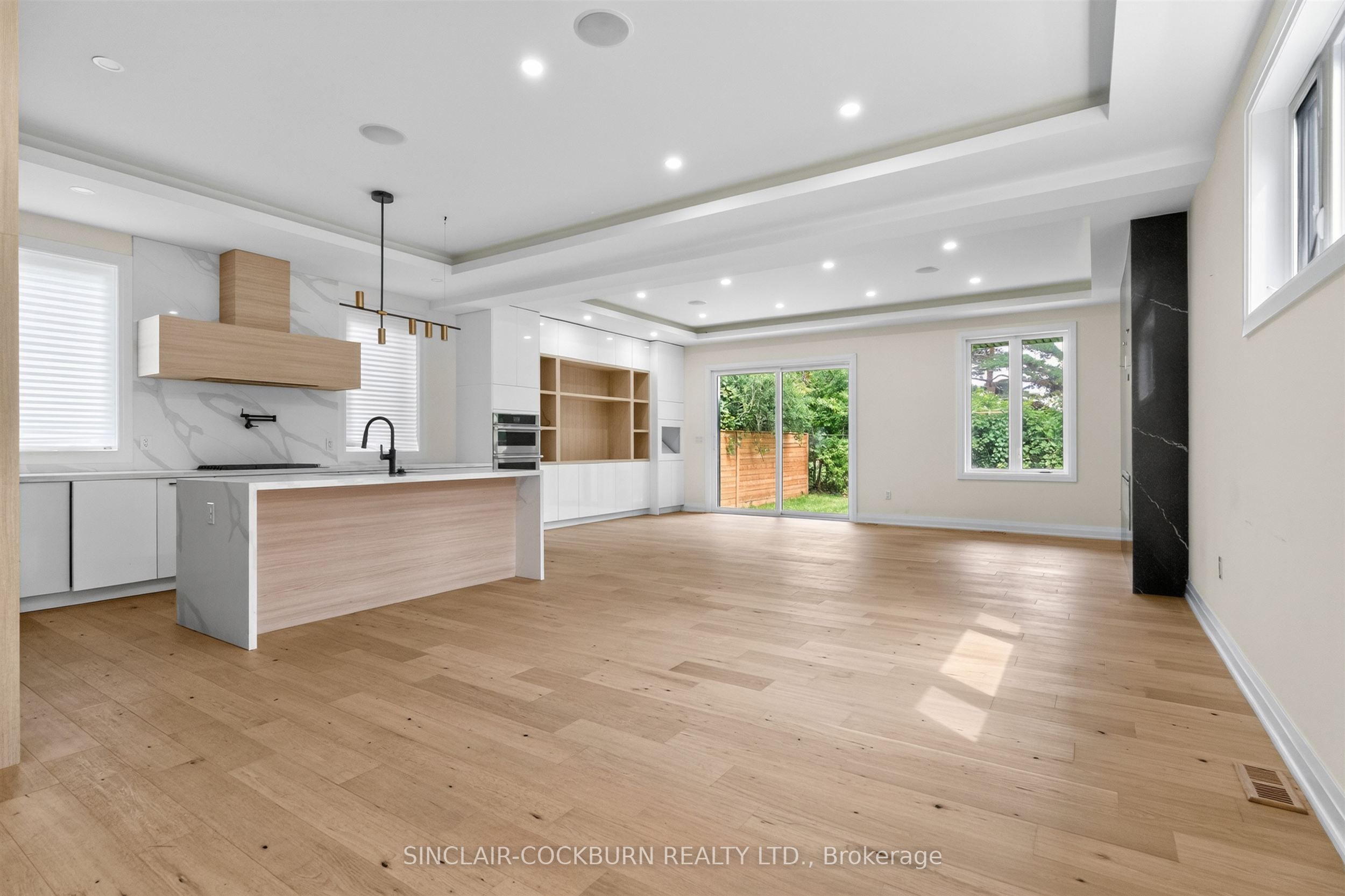 768 Montbeck Crescent, Mississauga, ON L5G 1P3 photo 3