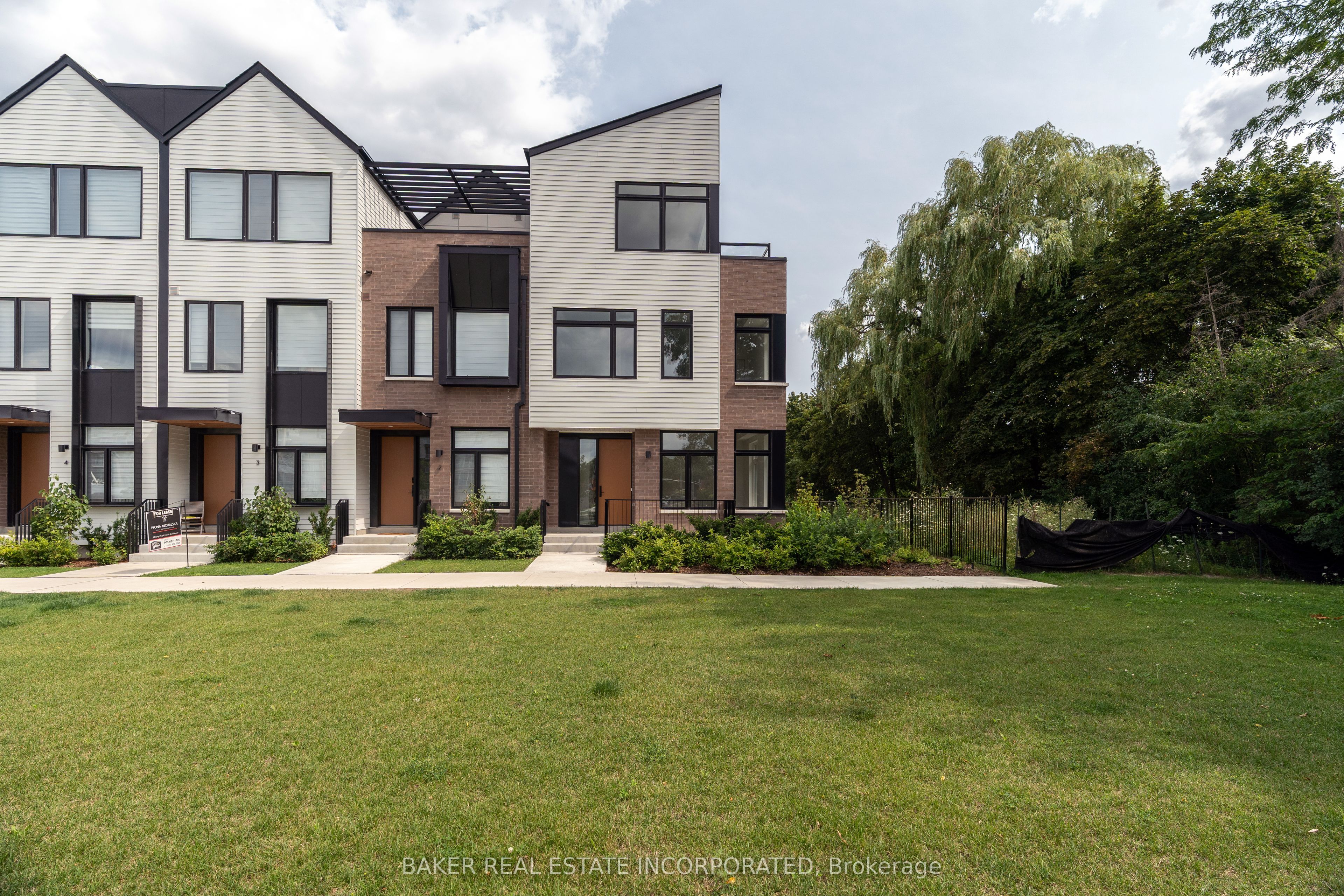 10 Lou Parsons Way 1, Mississauga, ON L5H 0B2