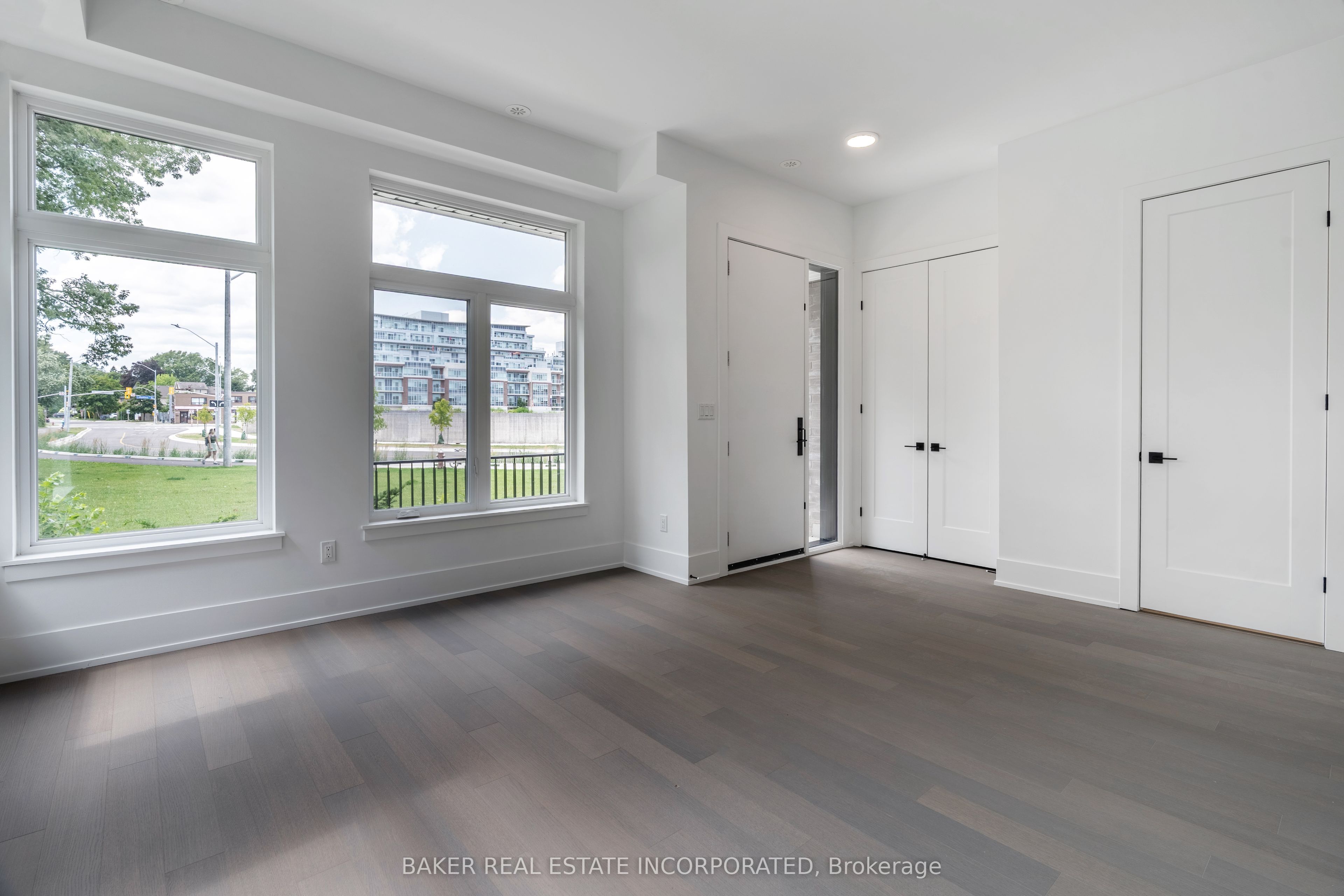 10 Lou Parsons Way 1, Mississauga, ON L5H 0B2 photo 3