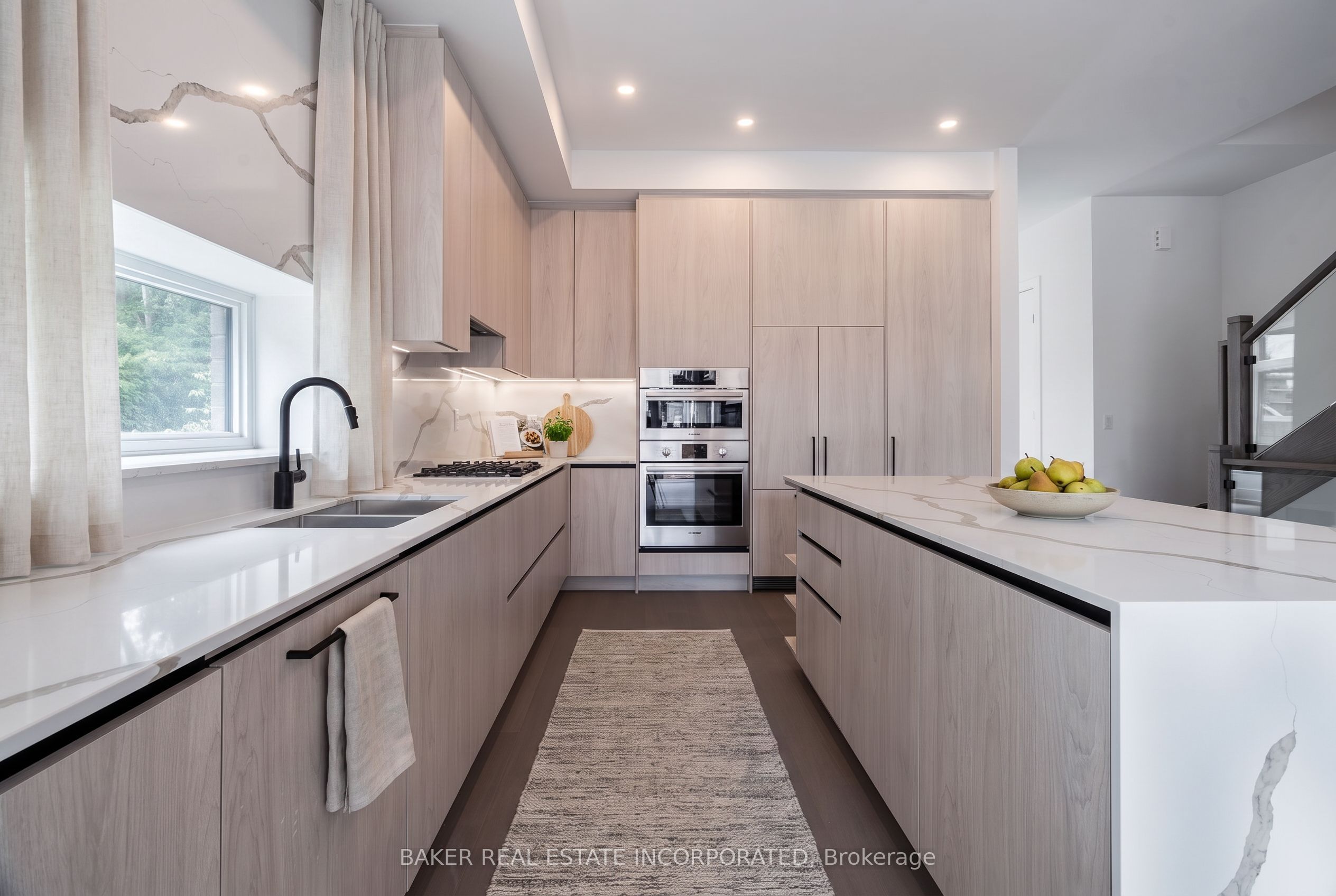 10 Lou Parsons Way 1, Mississauga, ON L5H 0B2 photo 4