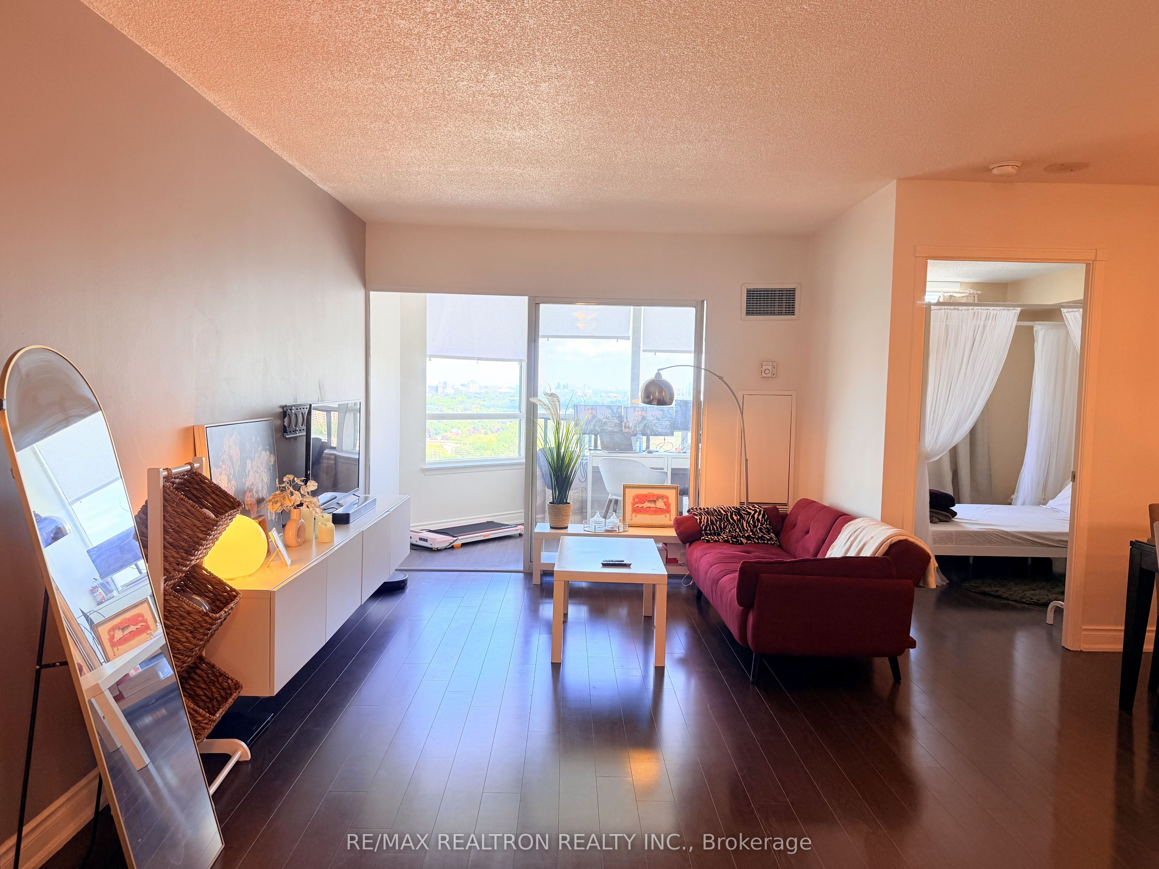 135 Hillcrest Avenue 2015, Mississauga, ON L5B 4B1 photo 4