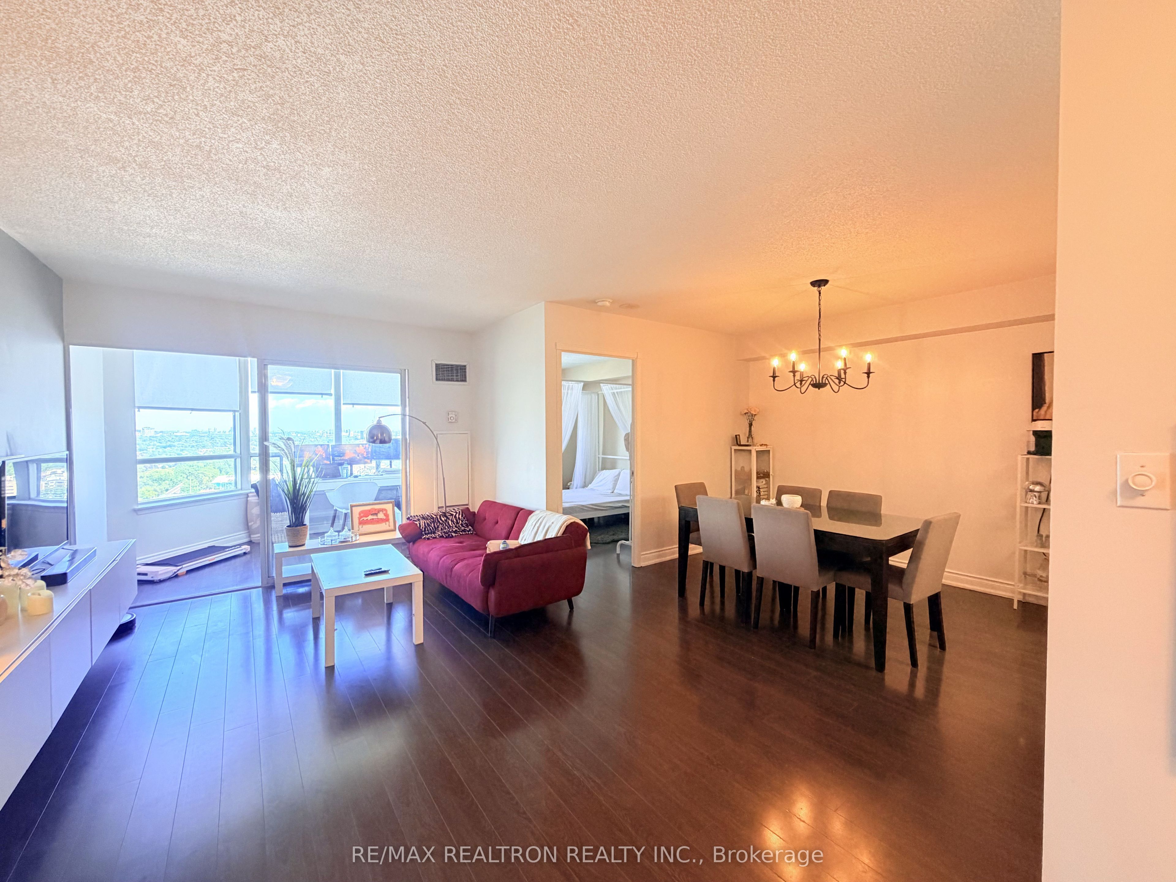 135 Hillcrest Avenue 2015, Mississauga, ON L5B 4B1 photo 5