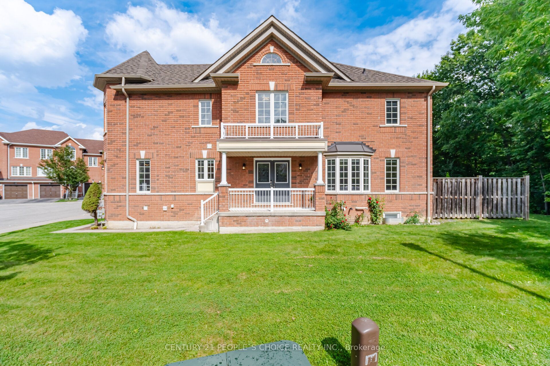 7360 Zinnia Place 124, Mississauga, ON L5W 2A5 photo 3