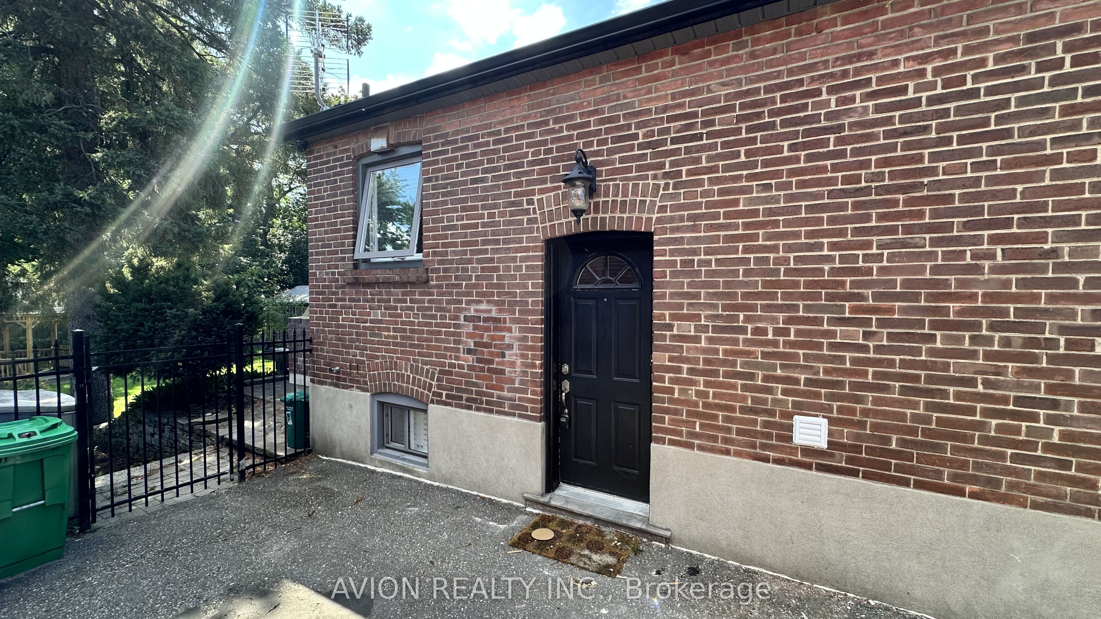 570 Exbury Crescent BSMT, Mississauga, ON L5G 2P4 photo 5