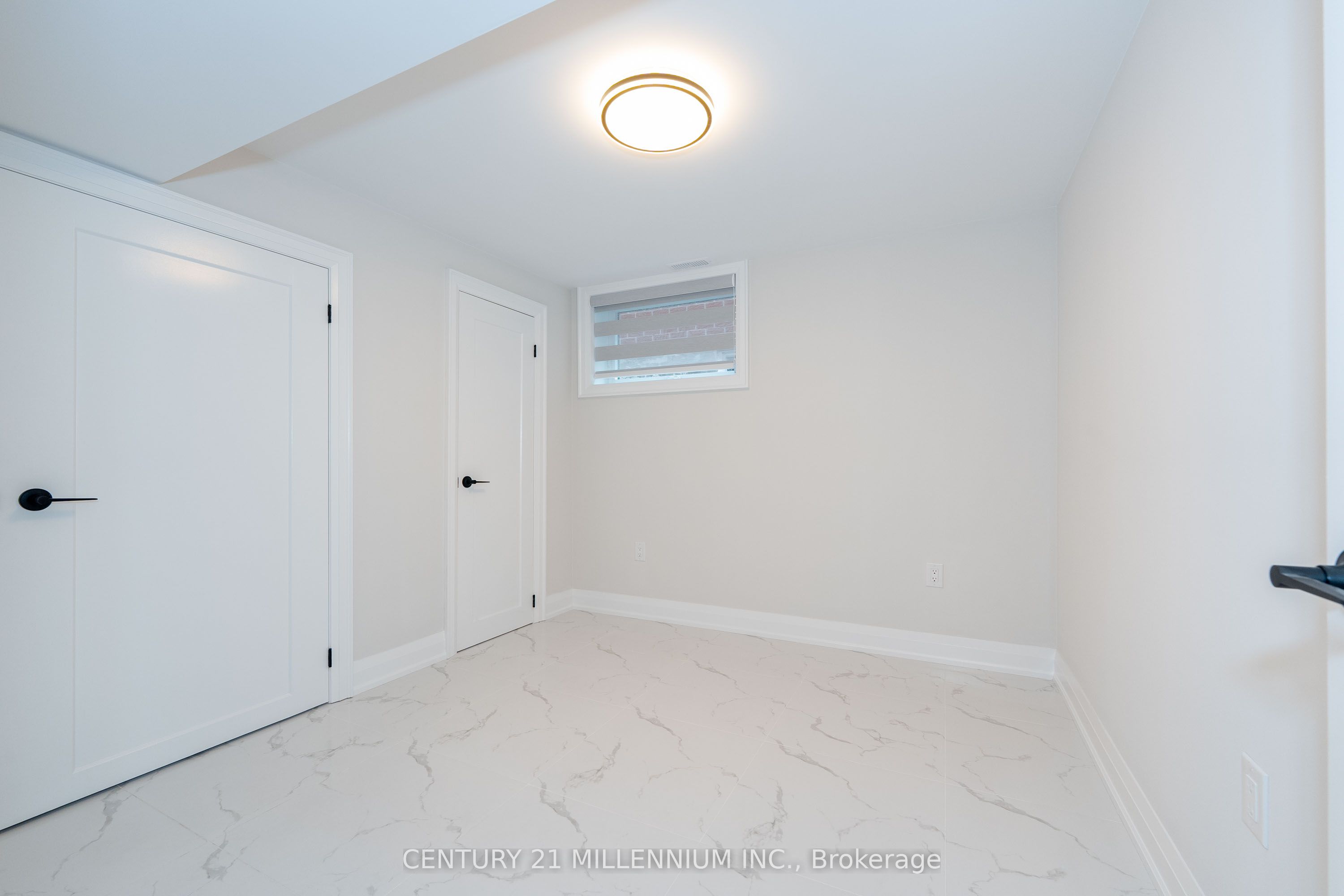 31 Mariposa Avenue B, Toronto, ON M6N 4A1 photo 3