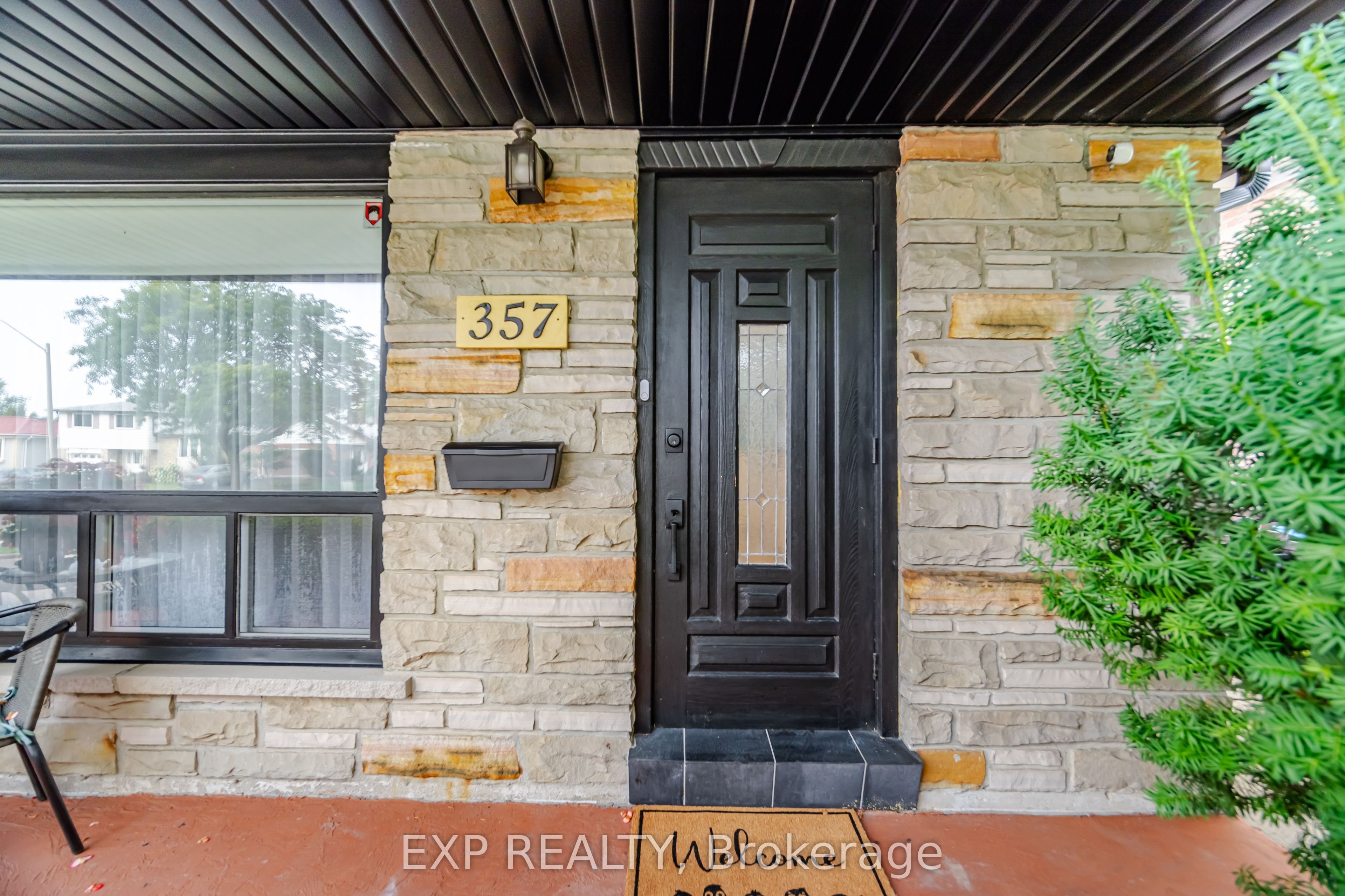 357 Karen Park Crescent, Mississauga, ON L5A 3C8 photo 3