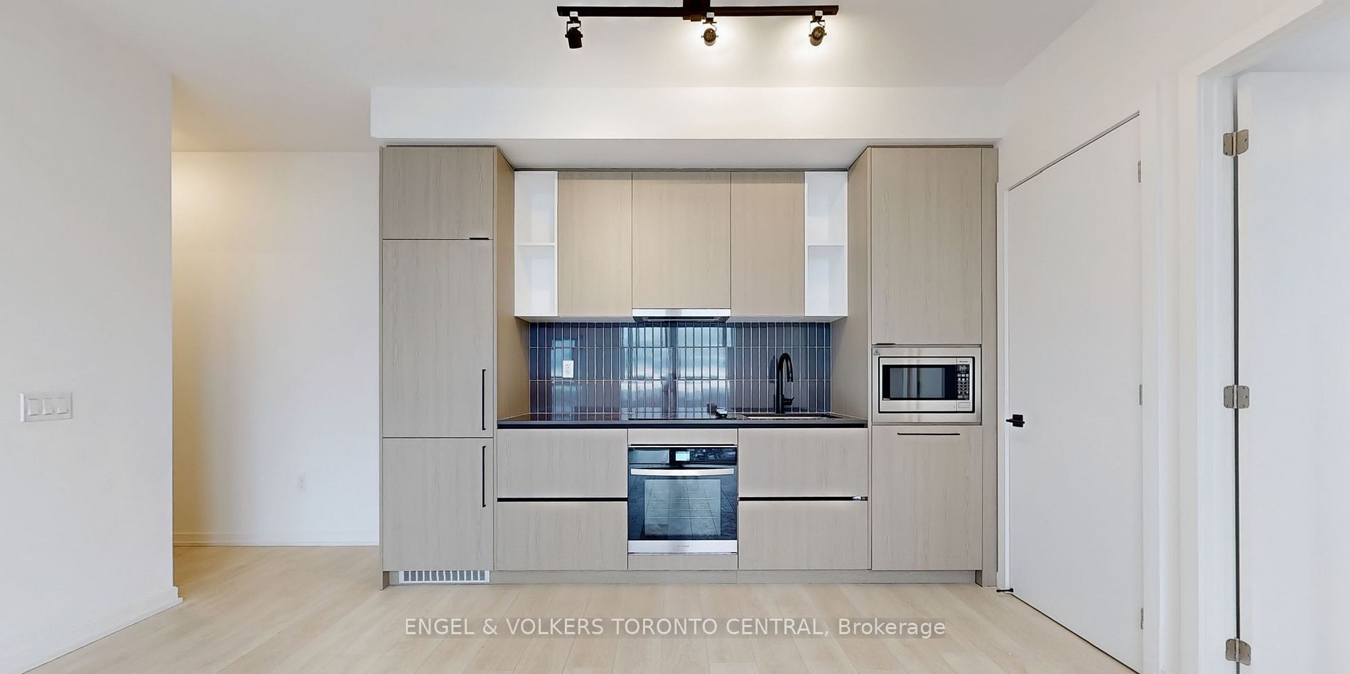 1285 Dupont Street 2901, Toronto, ON M6H 0E3 photo 2