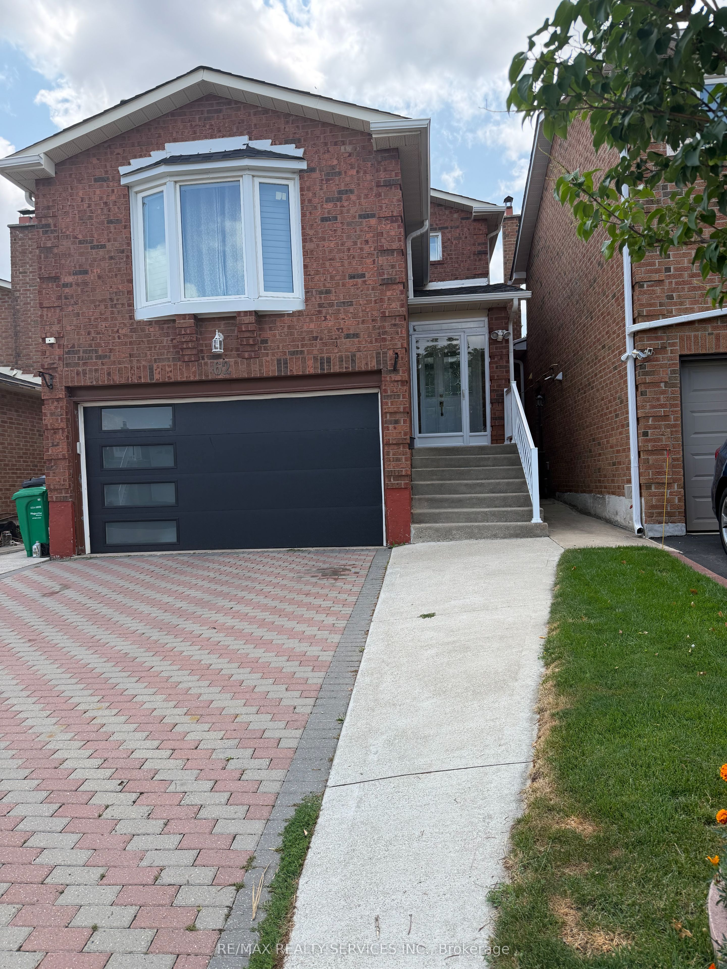 62 Trewartha Crescent, Brampton, ON L6Z 1X4 photo 2