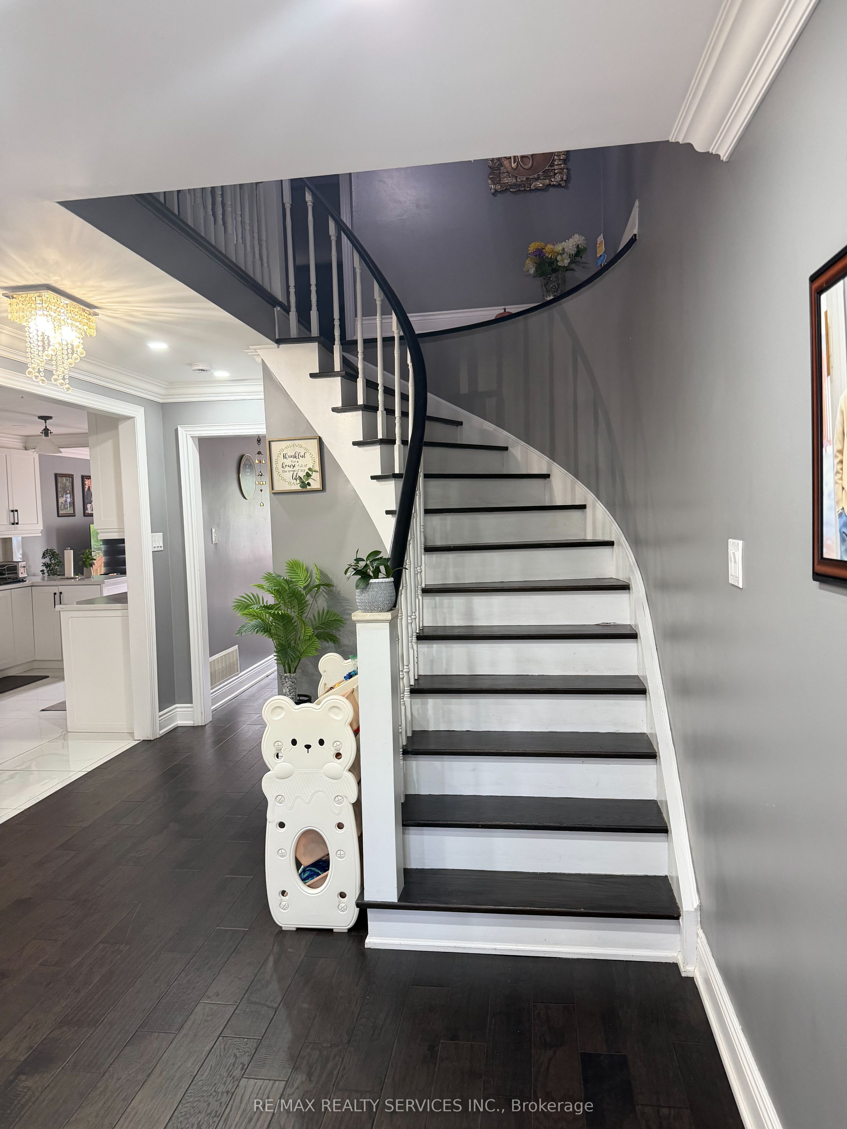 62 Trewartha Crescent, Brampton, ON L6Z 1X4 photo 3