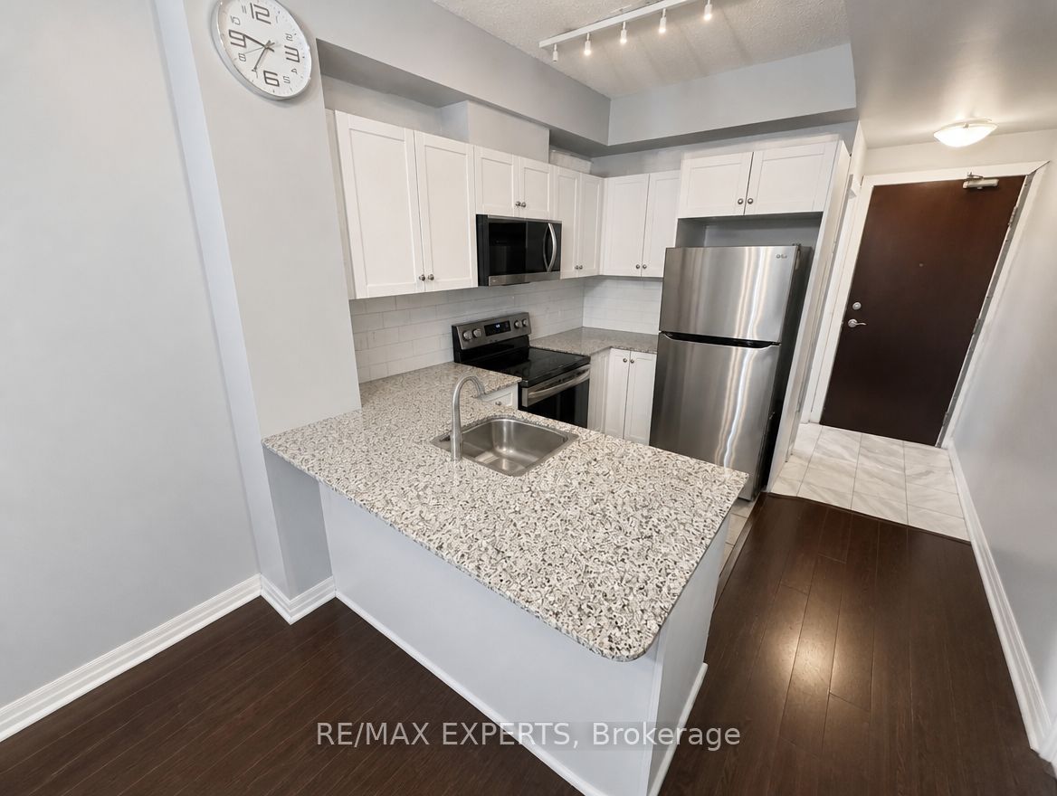 1359 Rathburn Road 209, Mississauga, ON L4W 5P7 photo 2