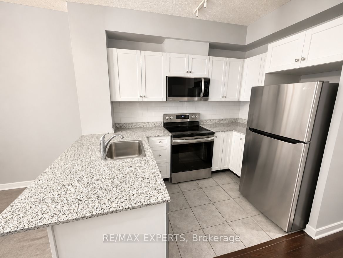 1359 Rathburn Road 209, Mississauga, ON L4W 5P7 photo 3