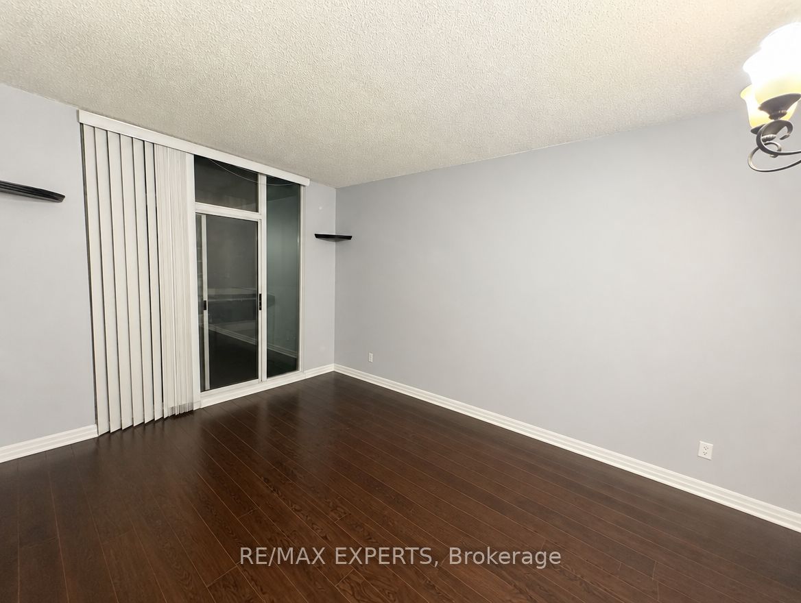 1359 Rathburn Road 209, Mississauga, ON L4W 5P7 photo 5