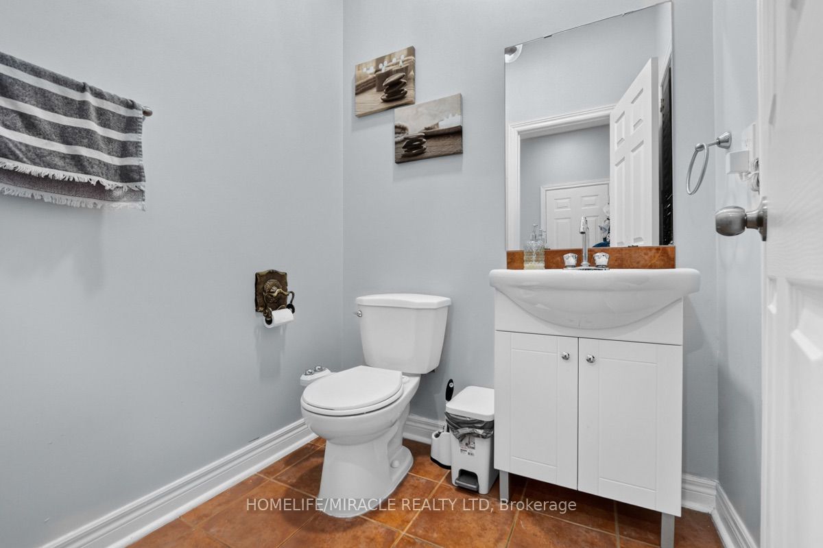 21 Chalkfarm Crescent, Brampton, ON L7A 3V8 photo 4