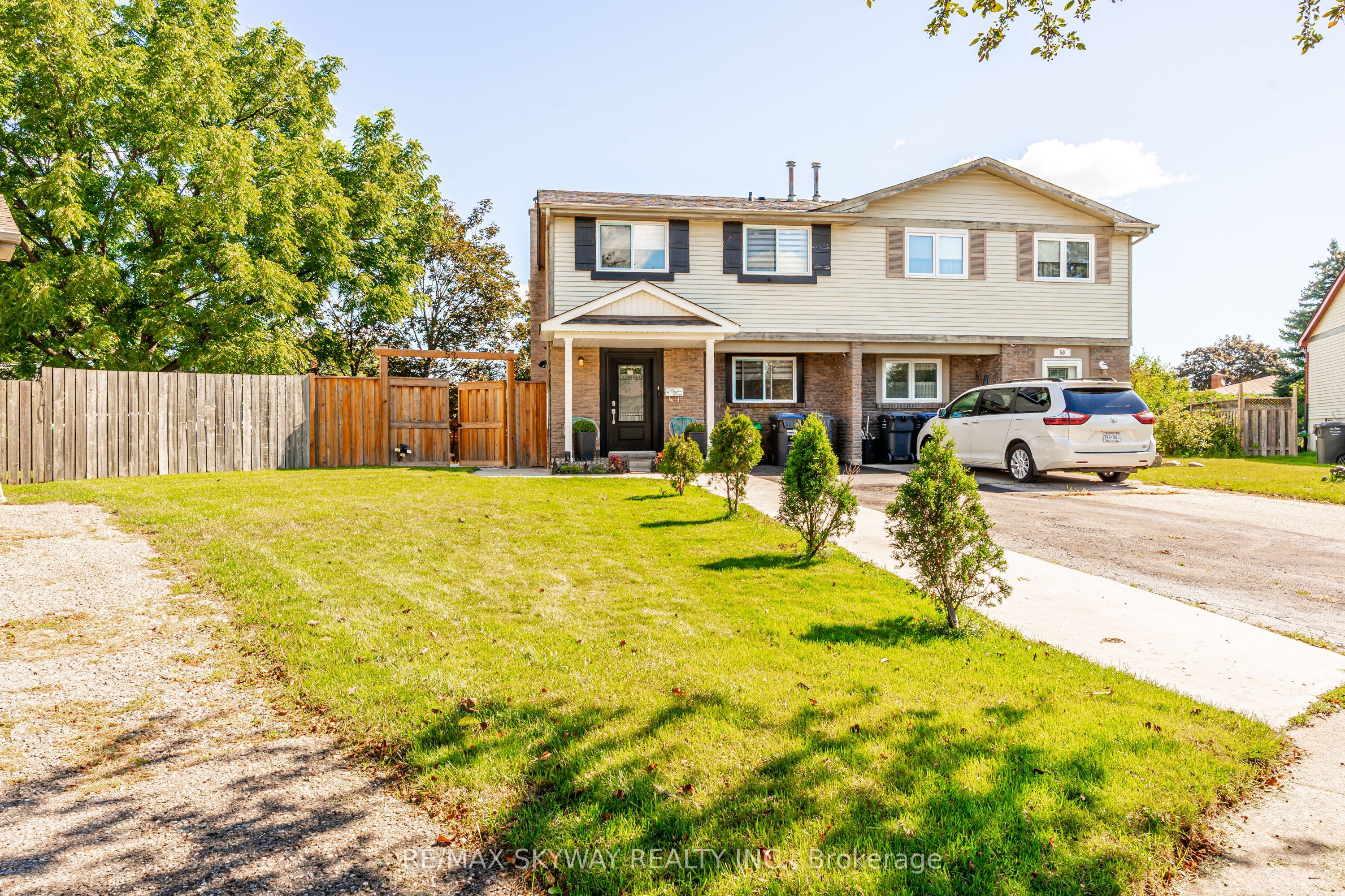 52 Charters Road, Brampton, ON L6V 2S5 photo 2