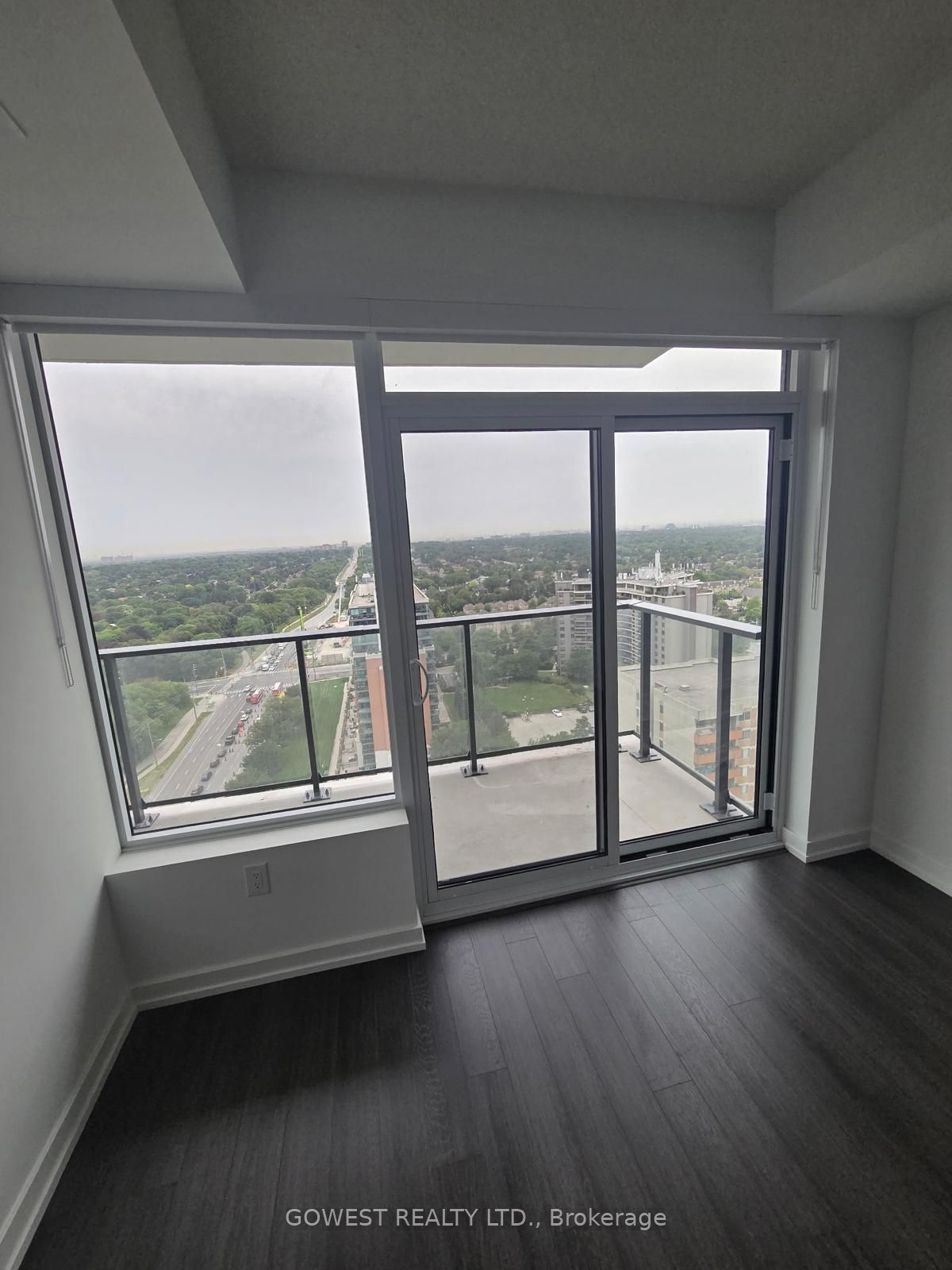 4010 Eglinton Avenue W 2001, Toronto, ON M9A 0G5 photo 3