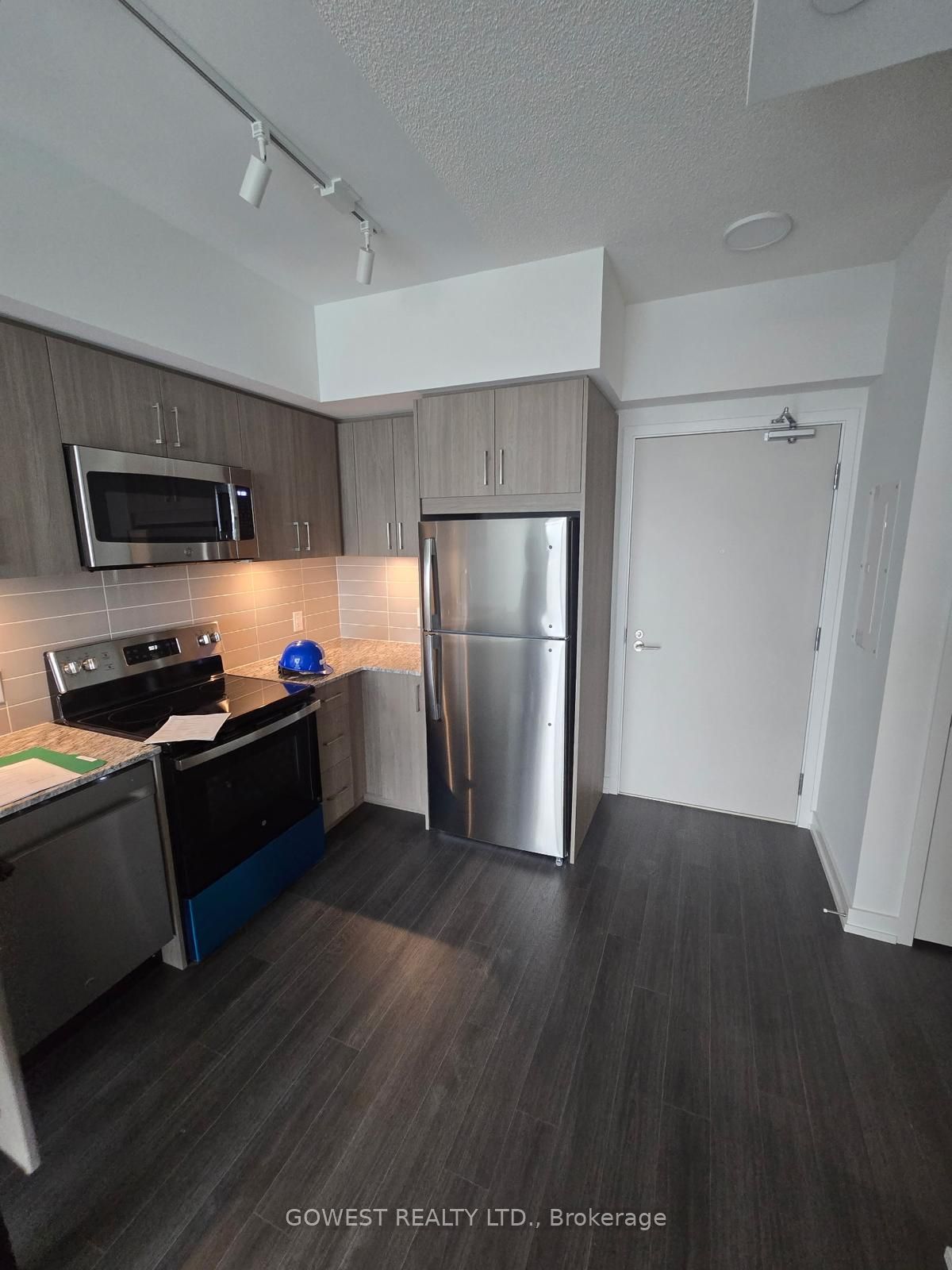 4010 Eglinton Avenue W 2001, Toronto, ON M9A 0G5 photo 4