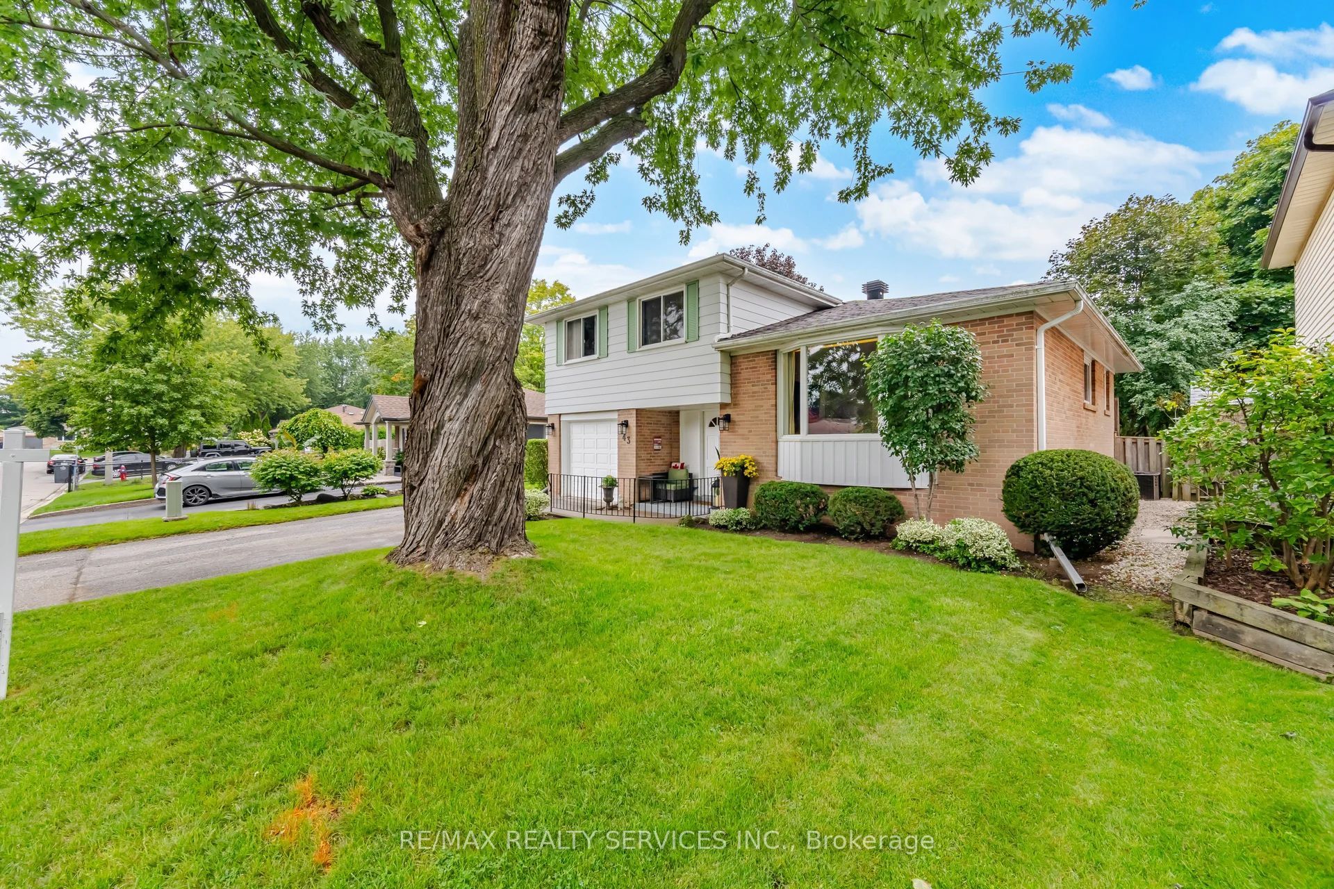 43 Melville Crescent, Brampton, ON L6W 2S3 photo 2