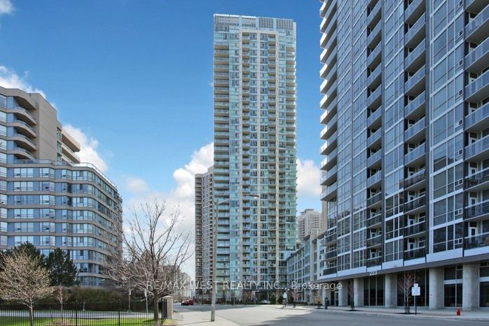 225 Webb Drive 903, Mississauga, ON L5B 4P2