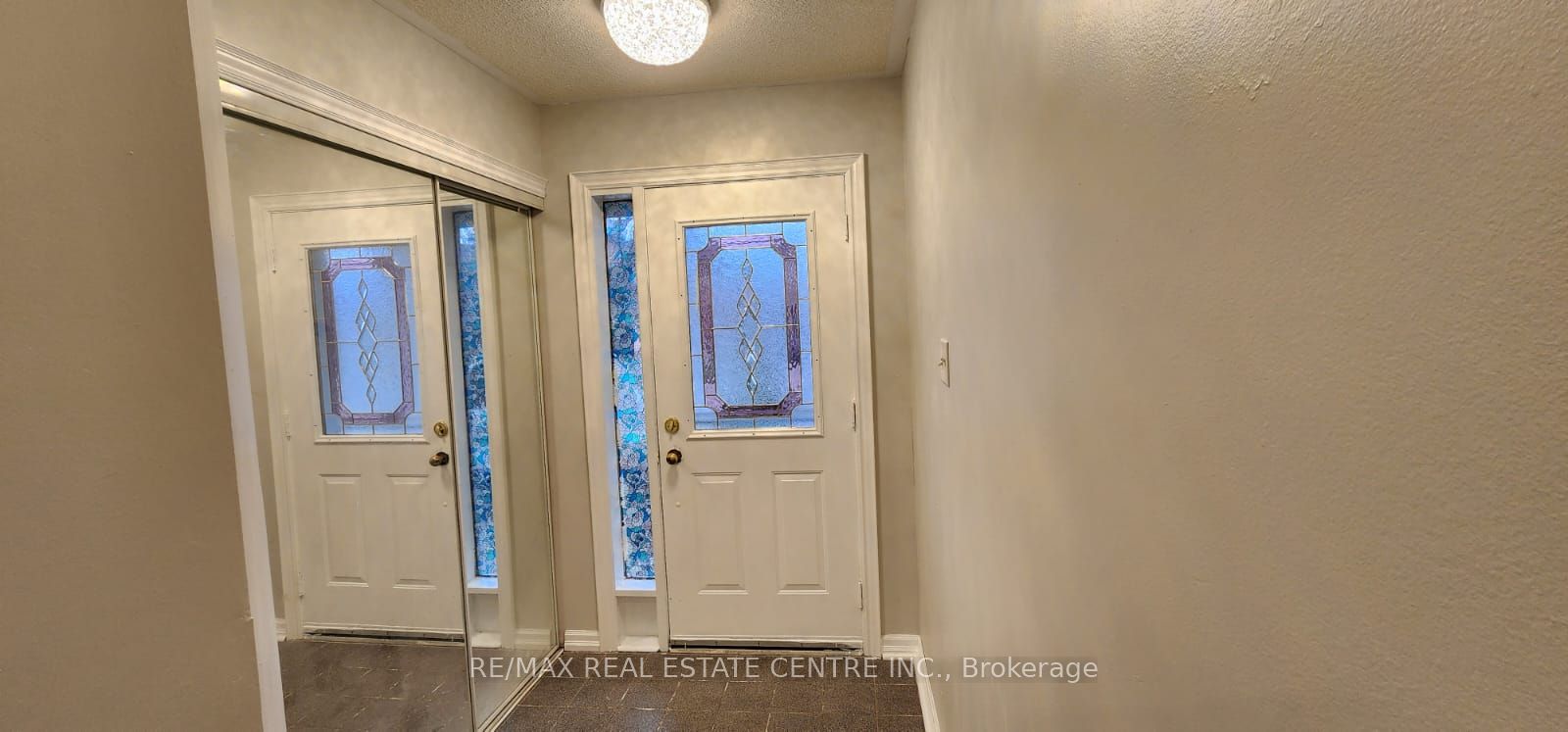6850 Dillingwood Drive, Mississauga, ON L5N 6Z9 photo 2