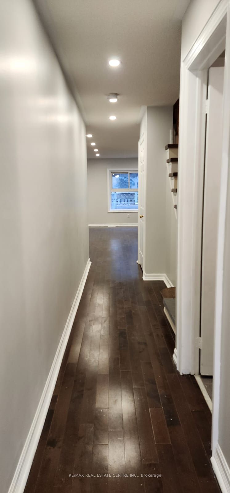 6850 Dillingwood Drive, Mississauga, ON L5N 6Z9 photo 4