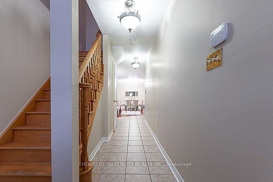 39 Savita Road, Brampton, ON L7A 3V1 photo 3