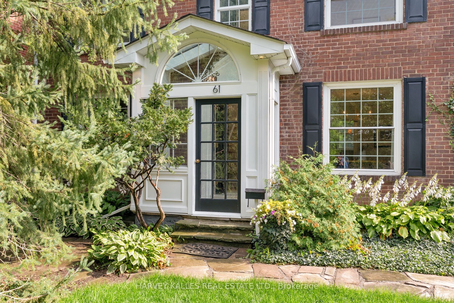 61 Queens Drive, Toronto, ON M9N 2H5 photo 3