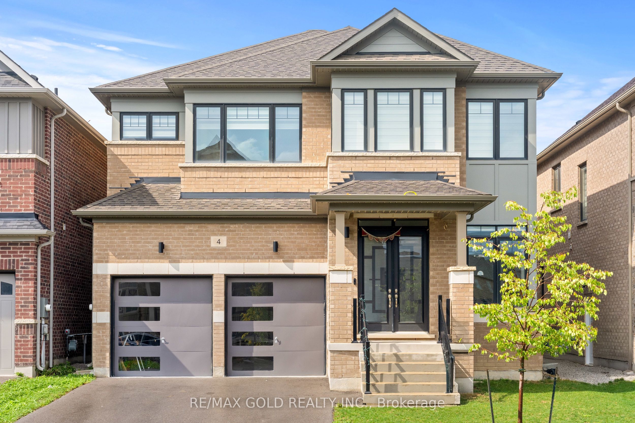 4 Madawaska Road, Caledon, ON L7C 0Y9