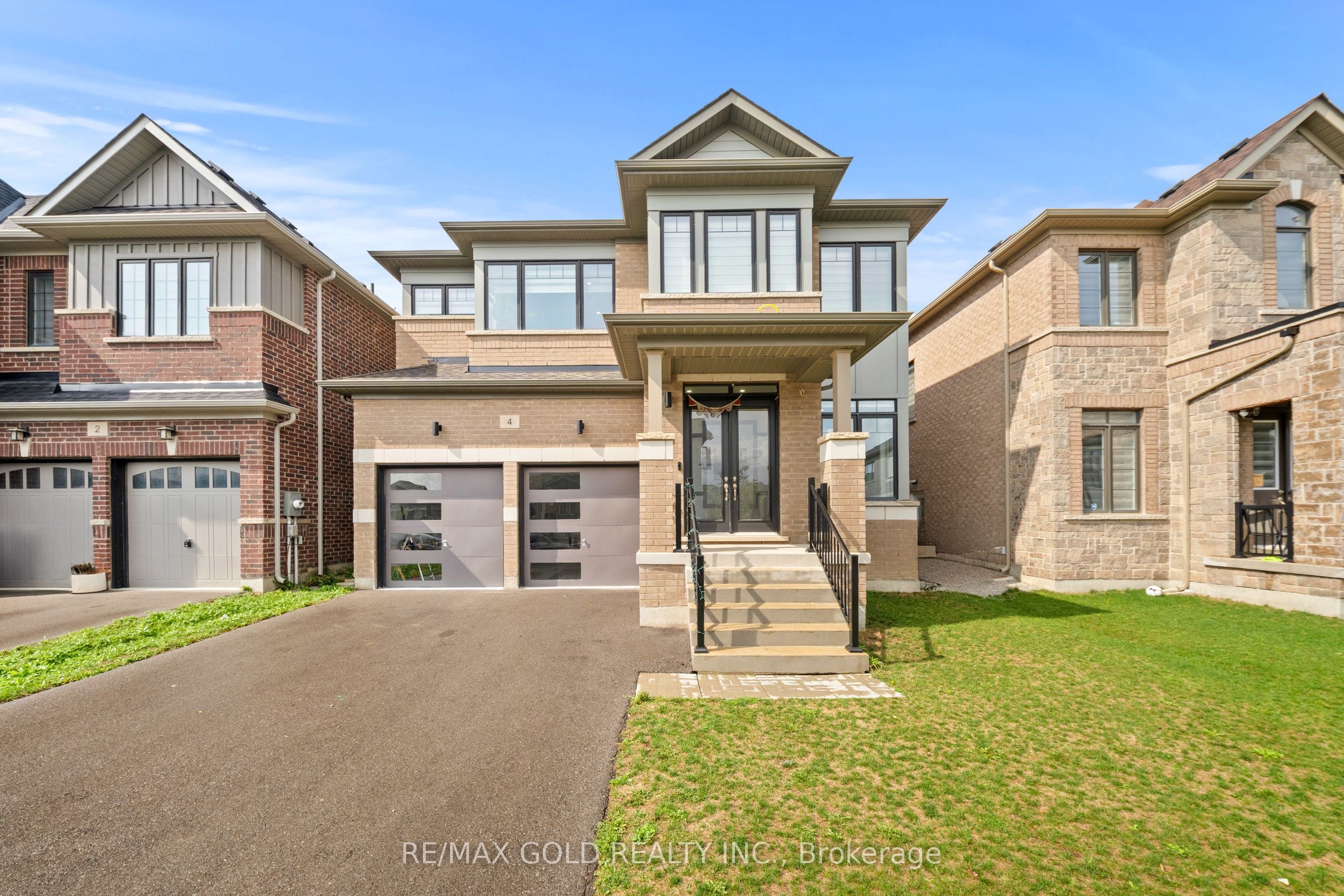 4 Madawaska Road, Caledon, ON L7C 0Y9 photo 2