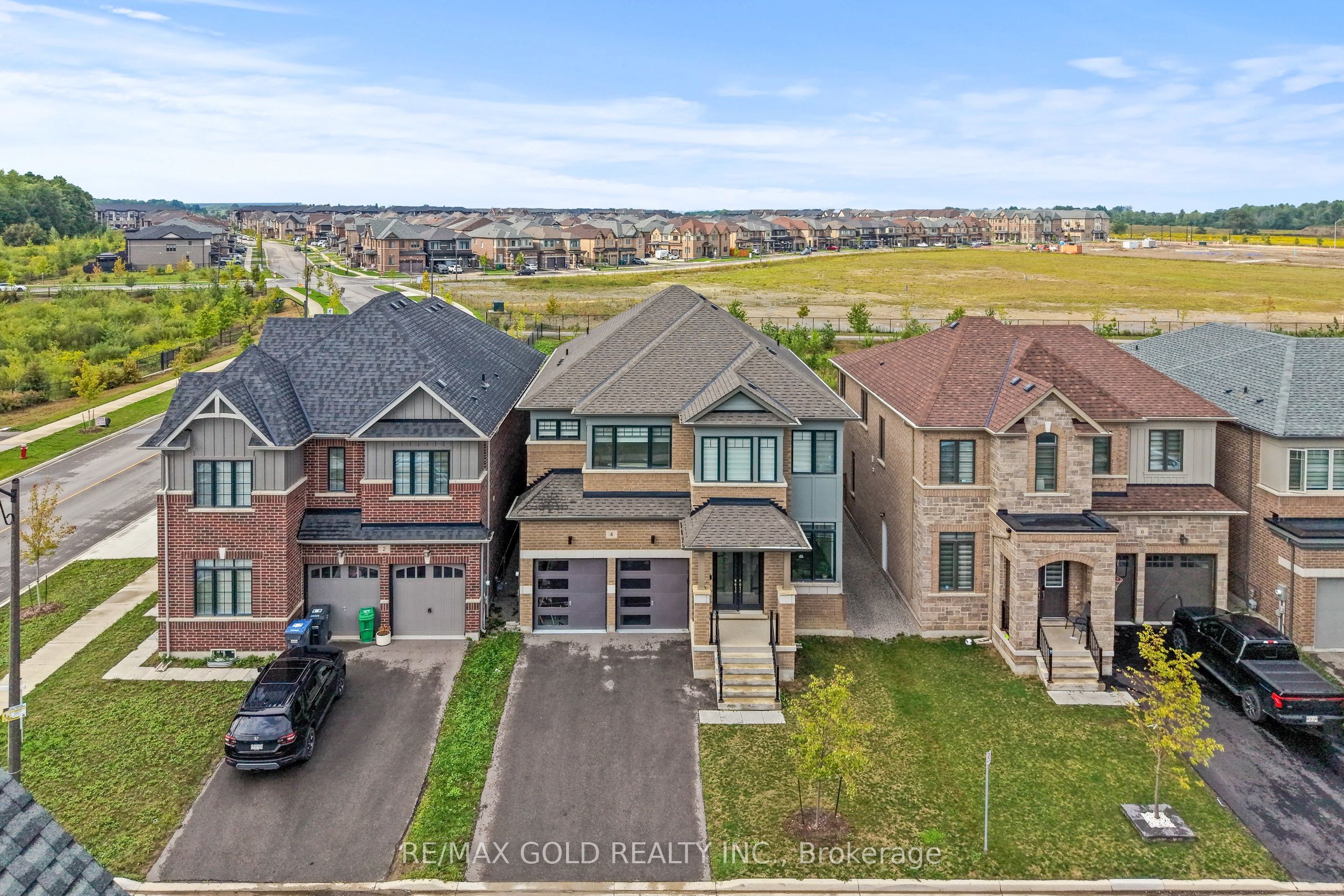 4 Madawaska Road, Caledon, ON L7C 0Y9 photo 3