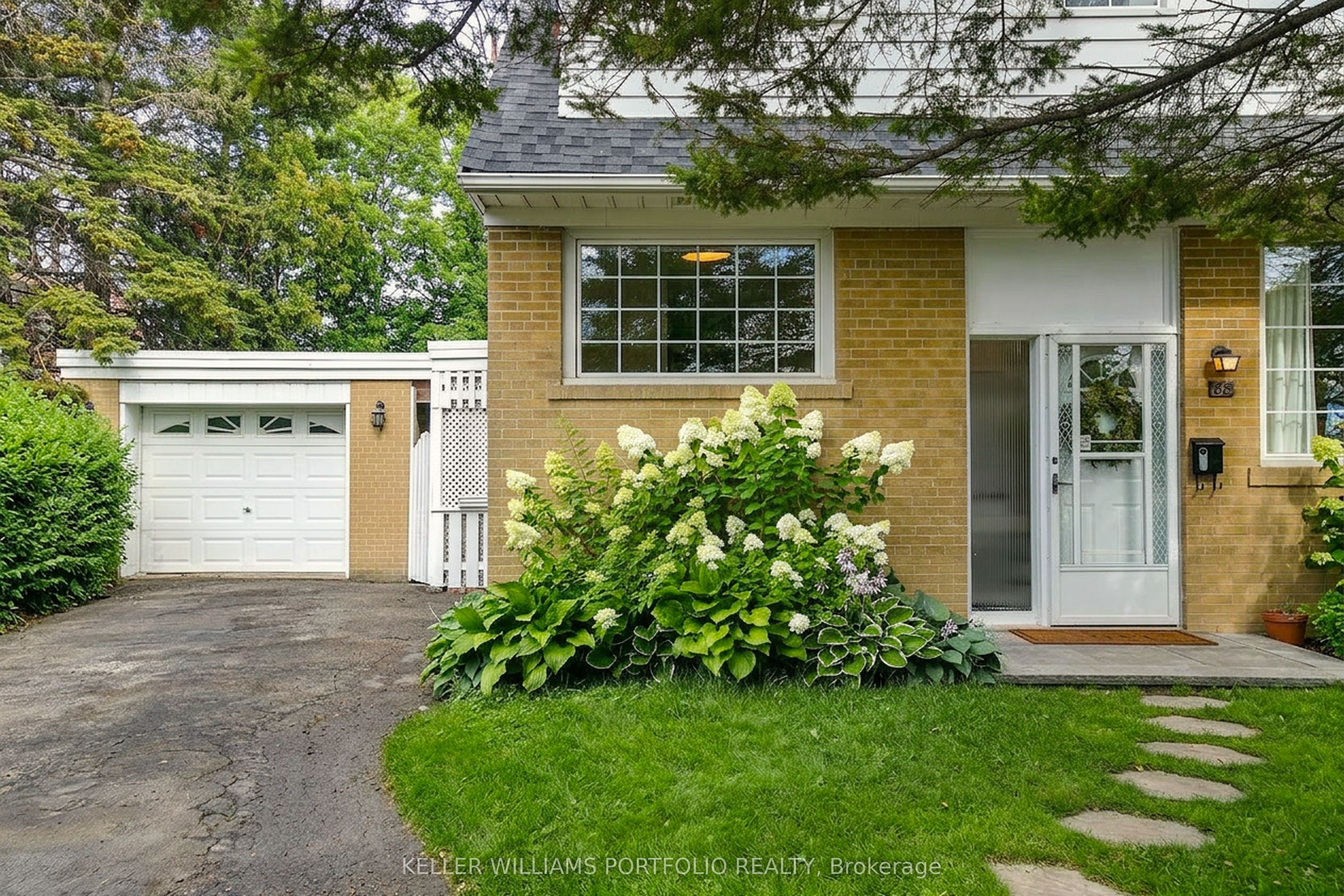 88 Sabrina Dr Drive, Toronto, ON M9R 2J9 photo 3