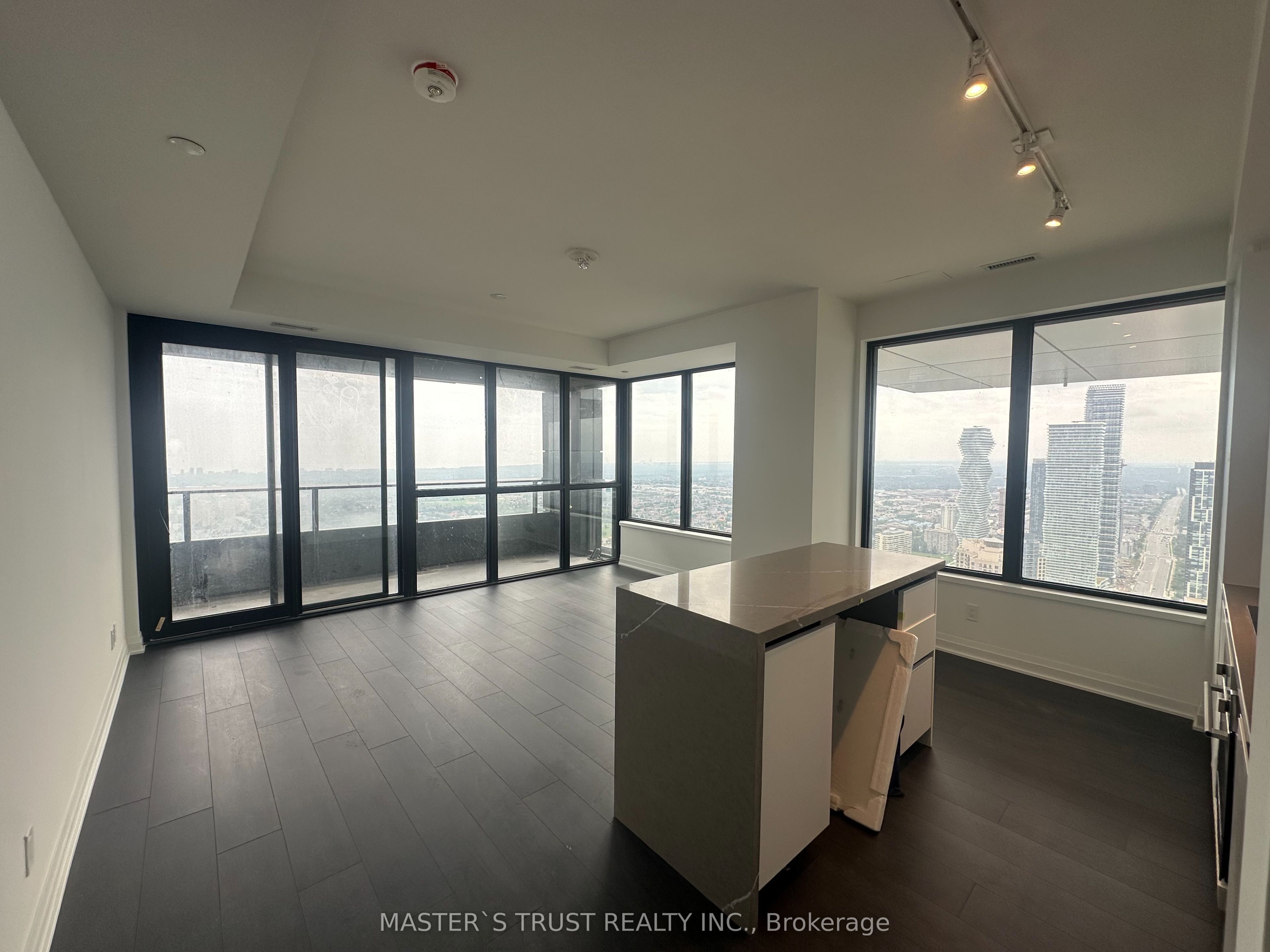 4015 The Exchange S 5404, Mississauga, ON L5B 0N9