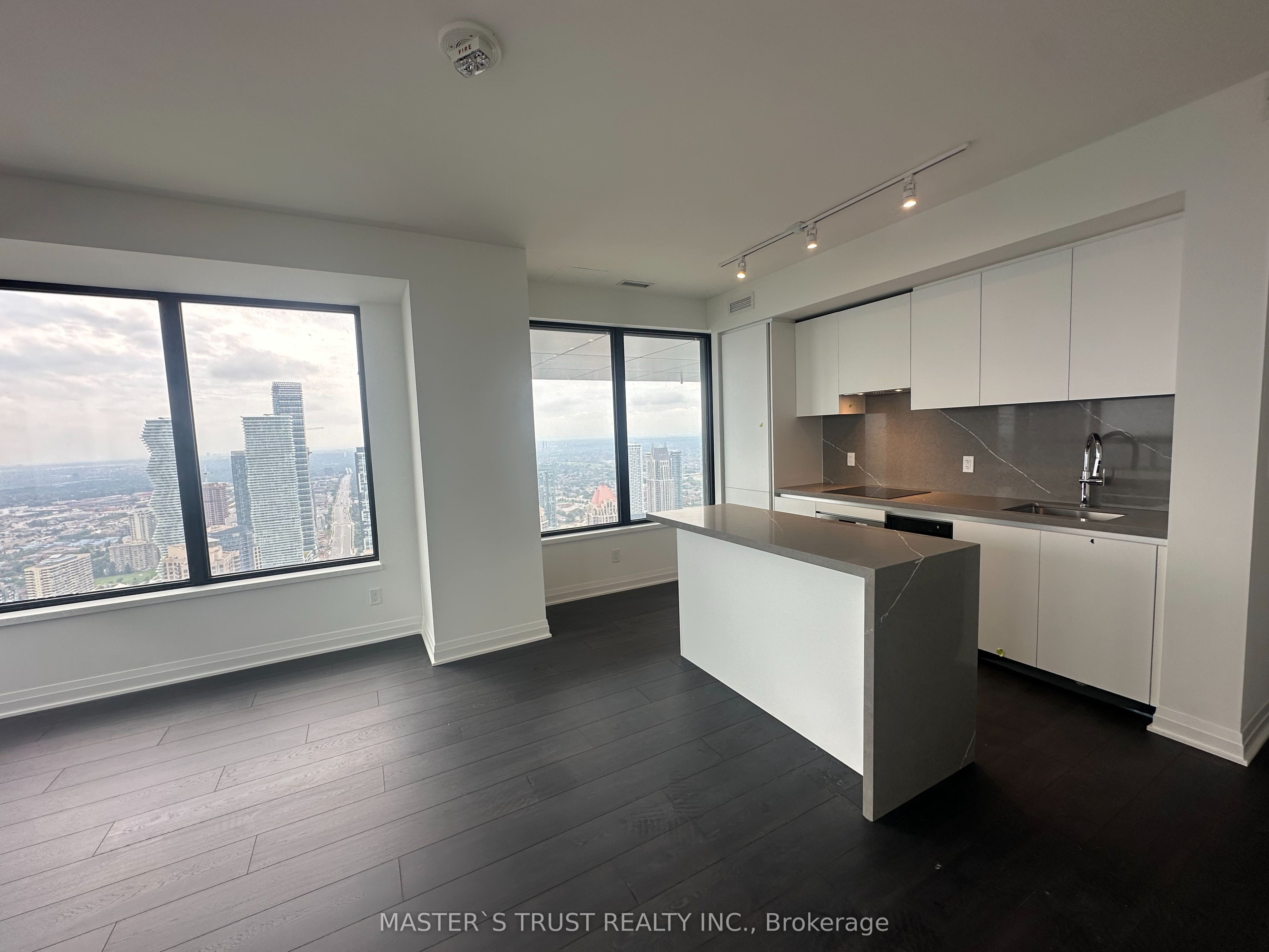 4015 The Exchange S 5404, Mississauga, ON L5B 0N9 photo 2