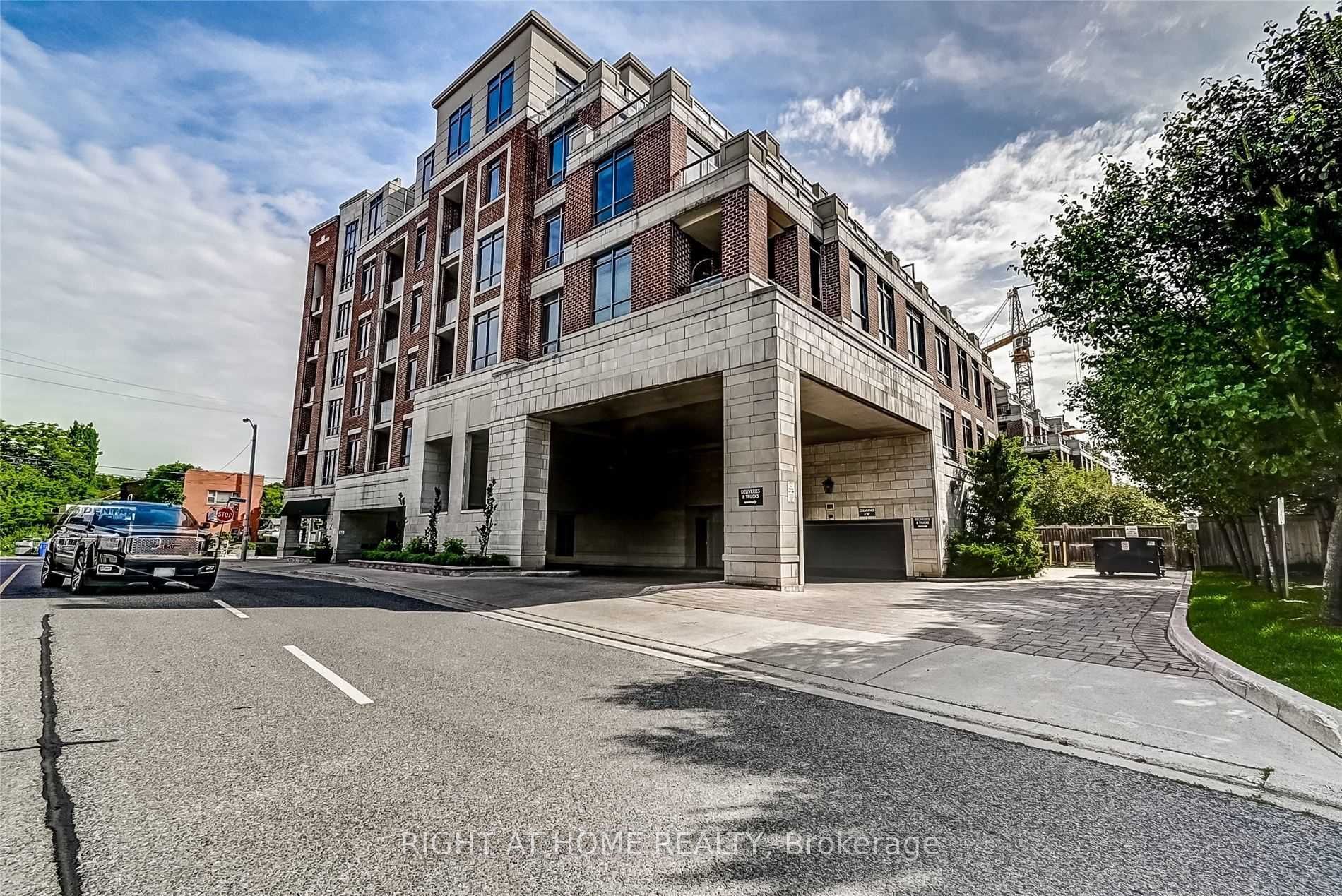25 Earlington Avenue 402, Toronto, ON M8X 3A3 photo 2
