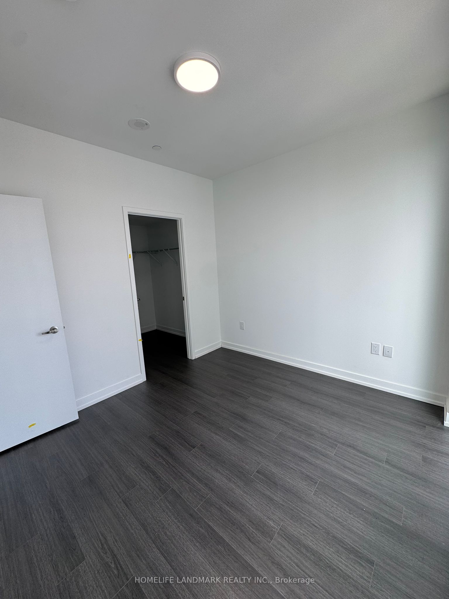 4010 Eglinton Avenue W 1805, Toronto, ON M9A 0G5 photo 3