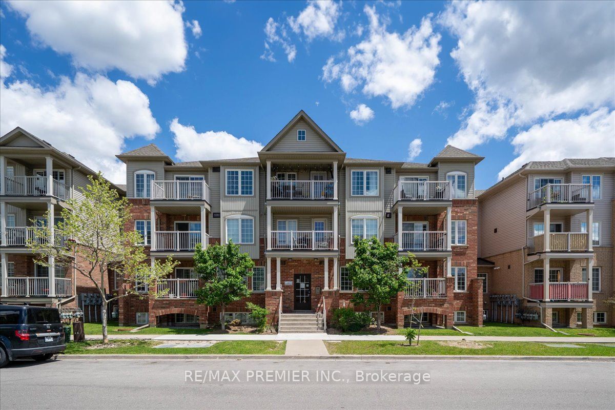 141 Isaac Devins Boulevard 8, Toronto, ON M9M 0C4