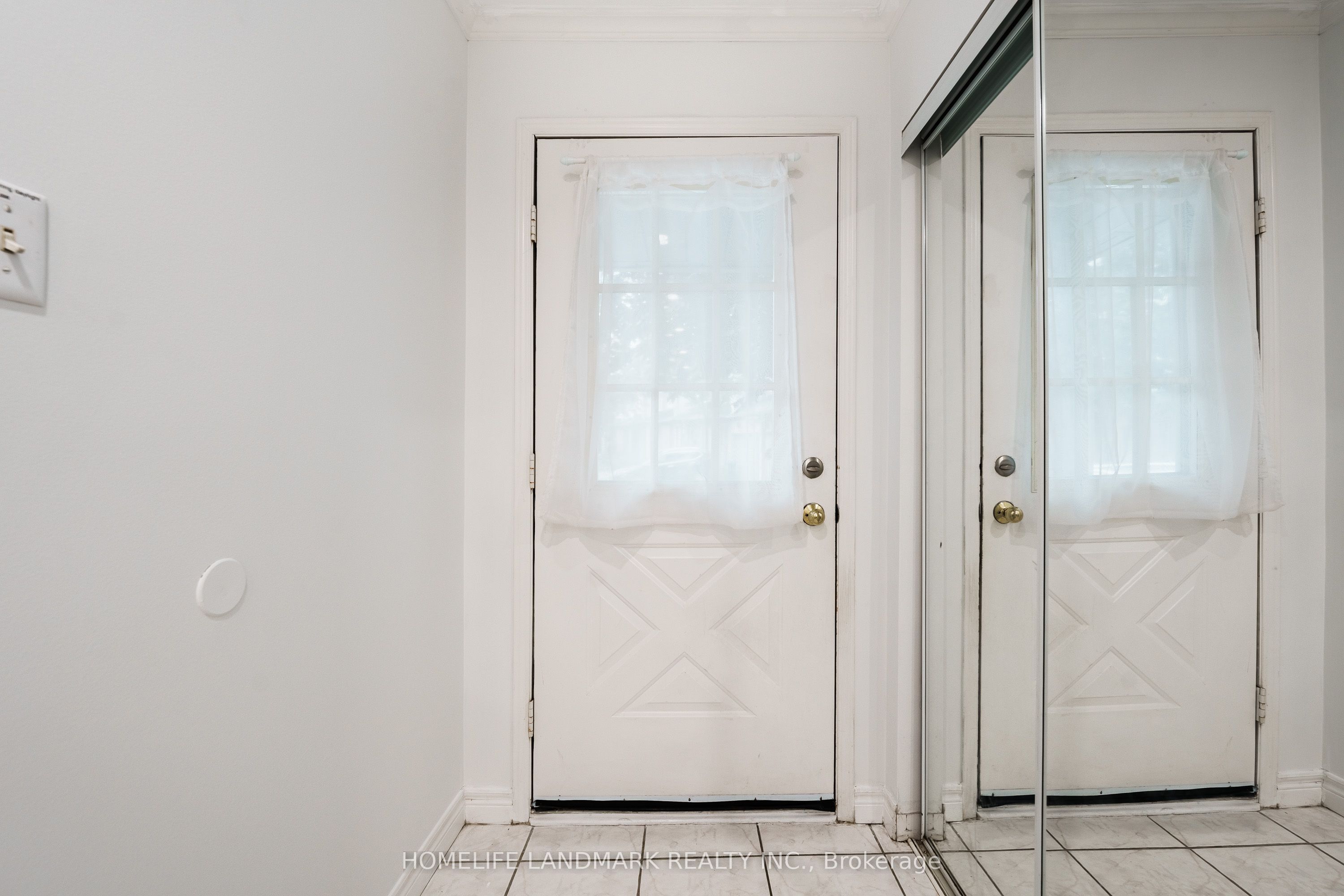 2945 Thomas Street 103, Mississauga, ON L5M 6C1 photo 3