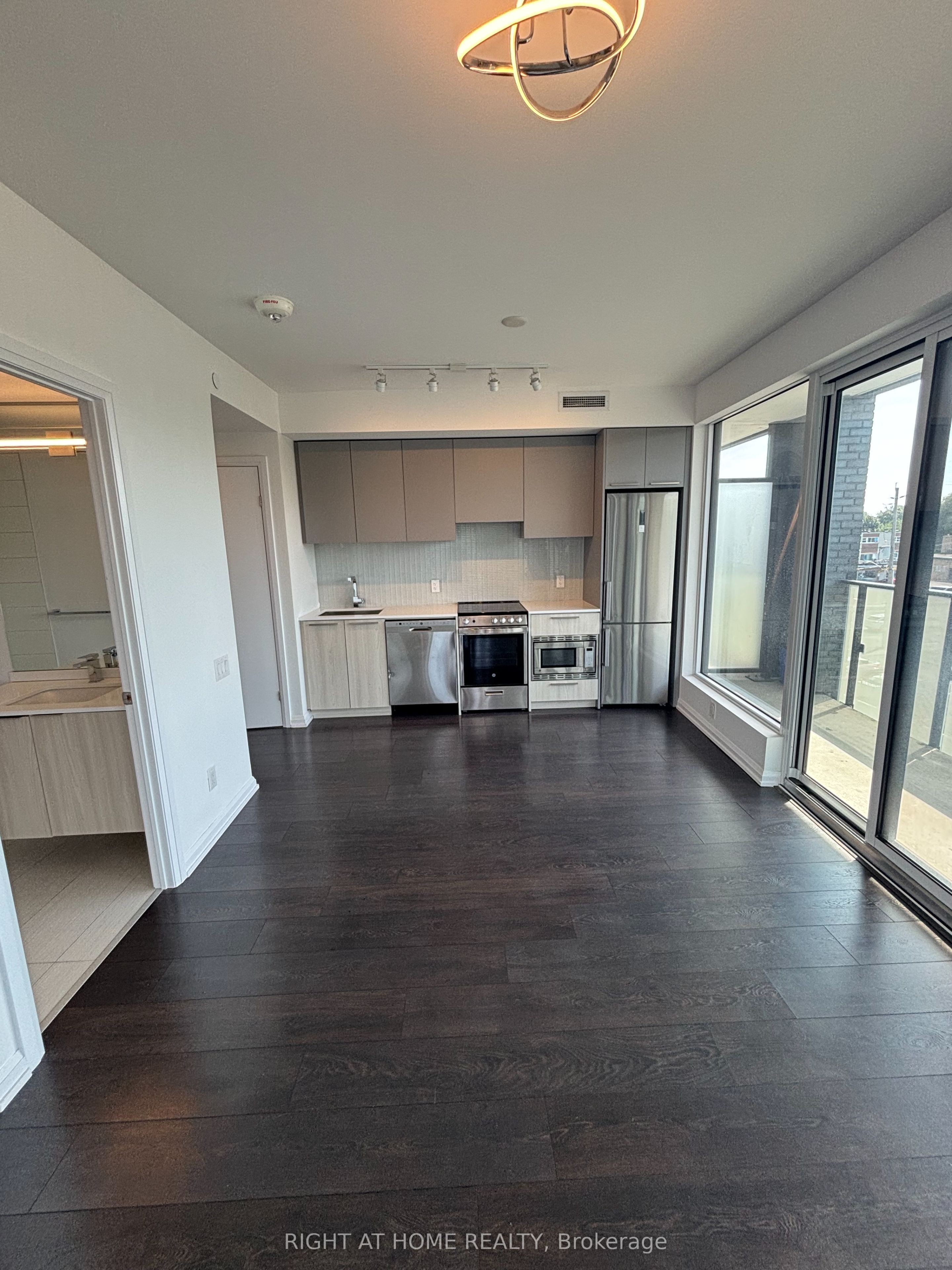 4208 Dundas Street W 317, Toronto, ON M8X 1Y6 photo 3