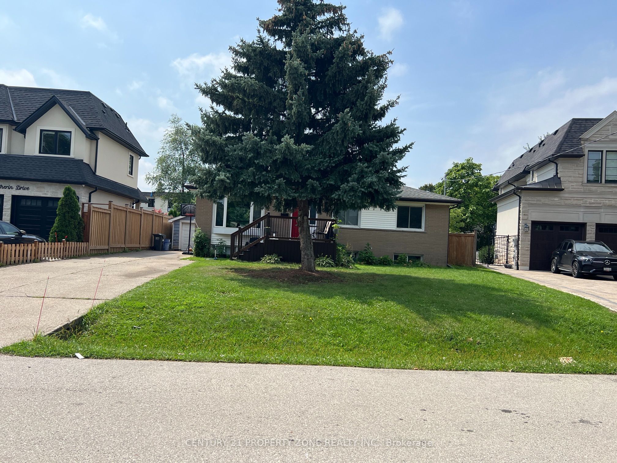 556 Sherin Drive, Oakville, ON L6L 4J8