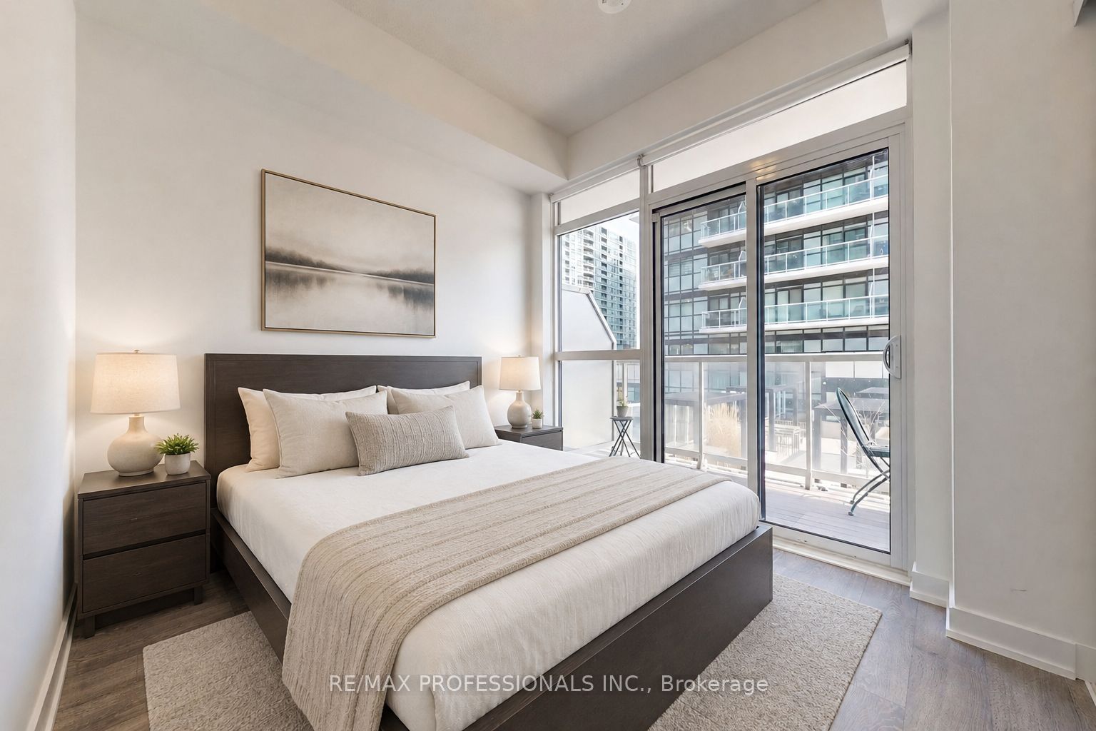 251 Manitoba Street 504, Toronto, ON M8Y 0C7