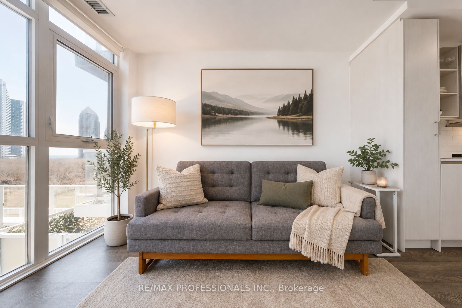251 Manitoba Street 504, Toronto, ON M8Y 0C7 photo 2