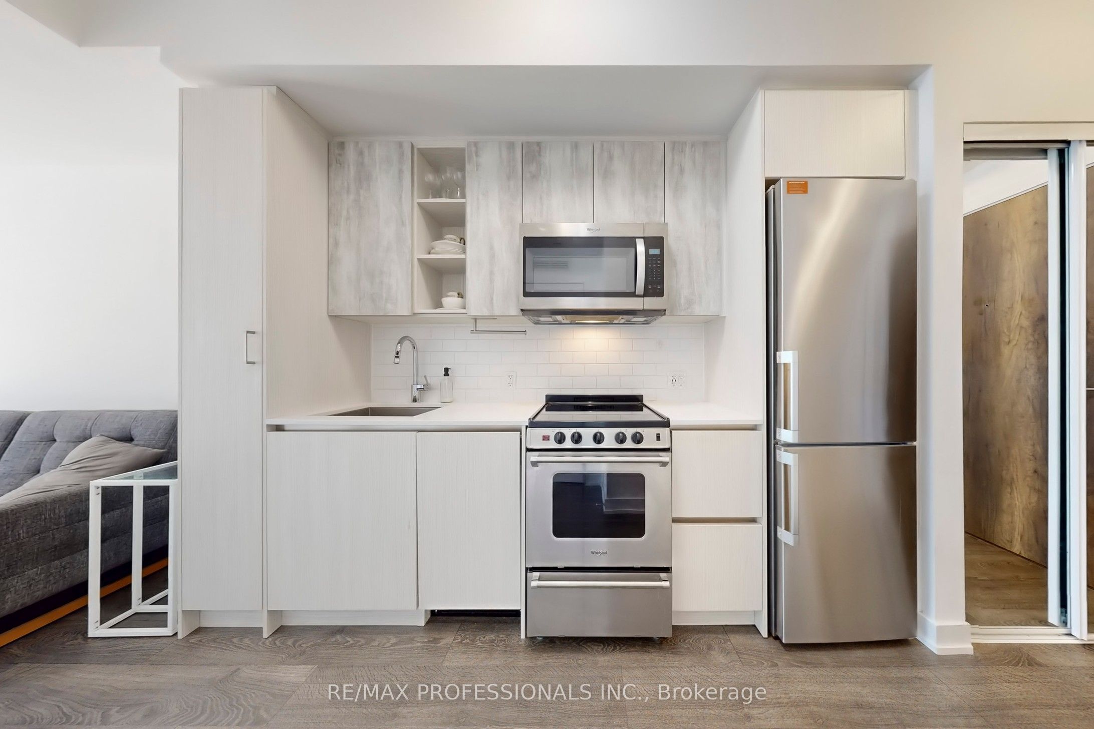251 Manitoba Street 504, Toronto, ON M8Y 0C7 photo 4